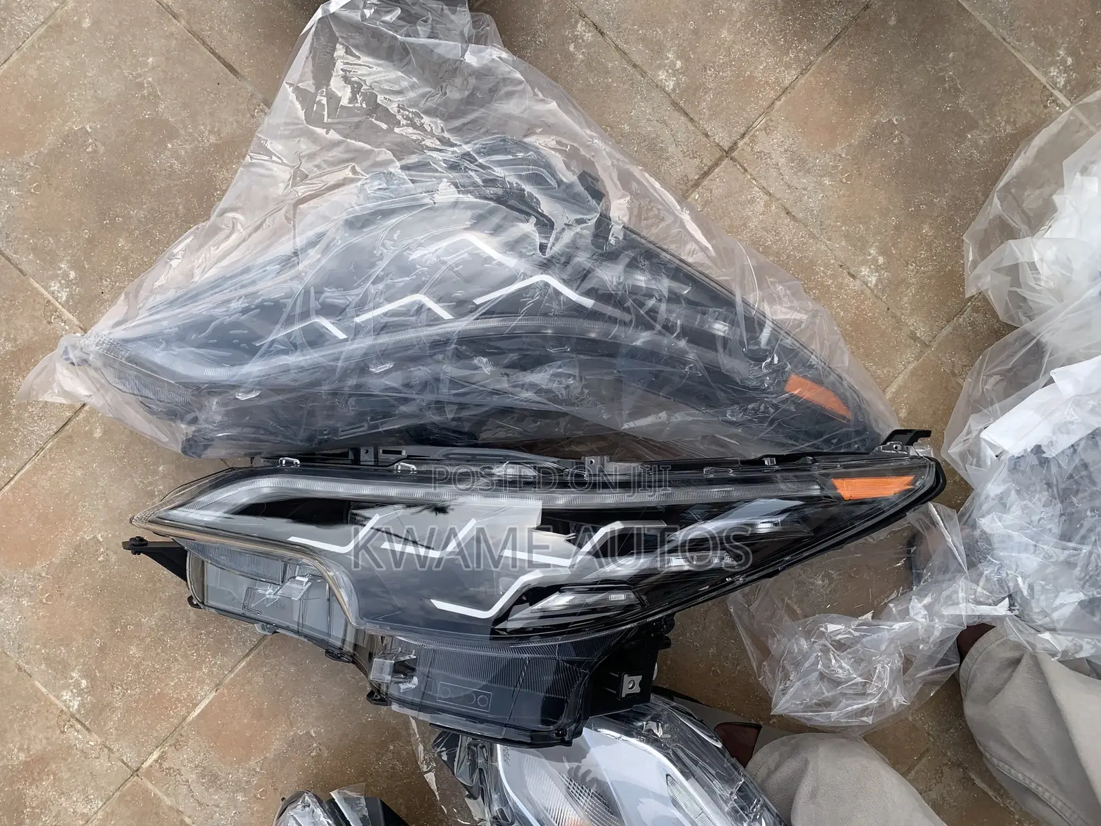 Fortuner 2016 ,19 Headlight Sperk