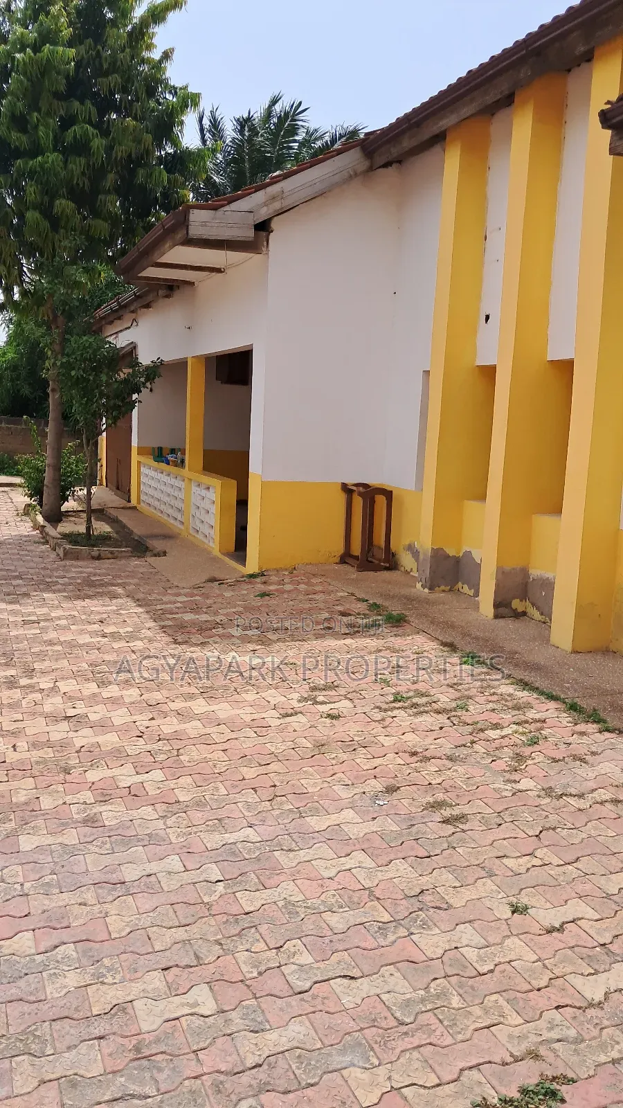 4bdrm House in Adenta, Housing Down for sale