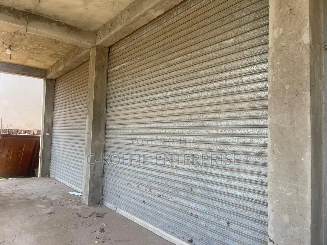 130 SQM Warehouse at Lapaz for Rent