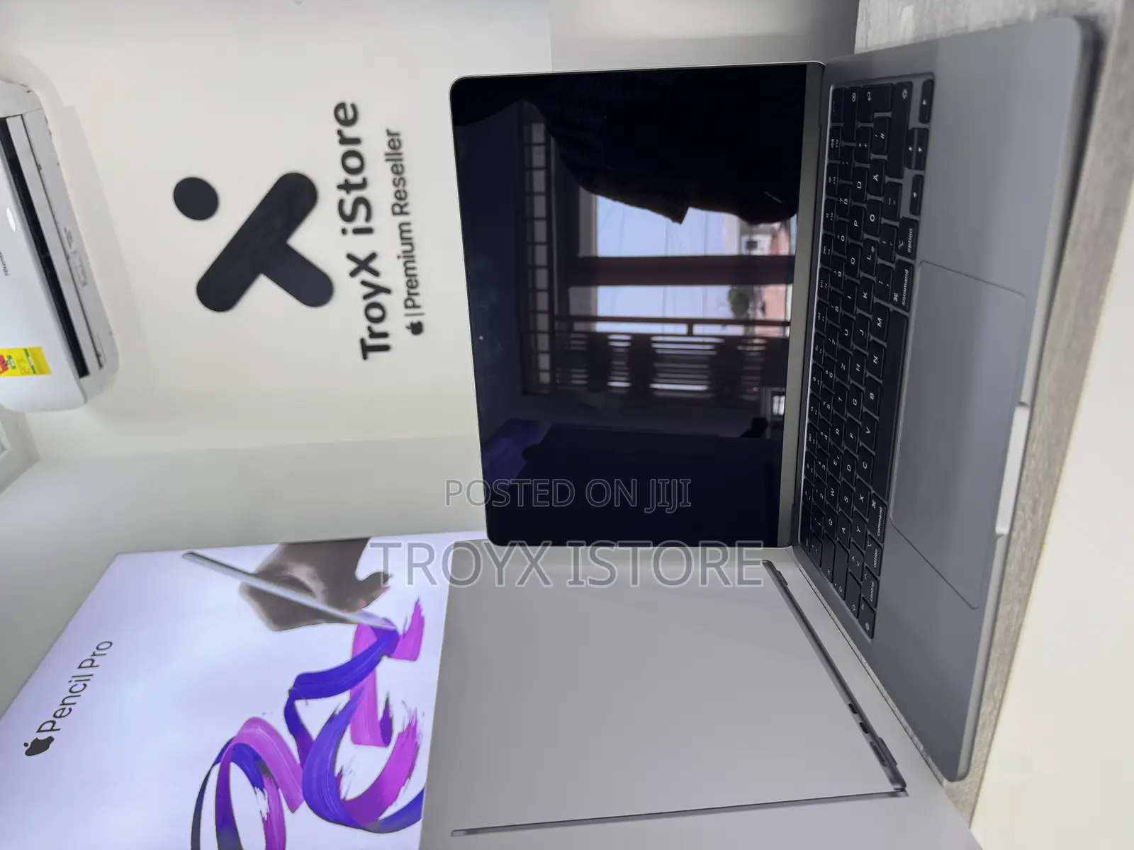 Laptop Apple MacBook Air 2022 M2 8GB Apple M2 SSD 256GB