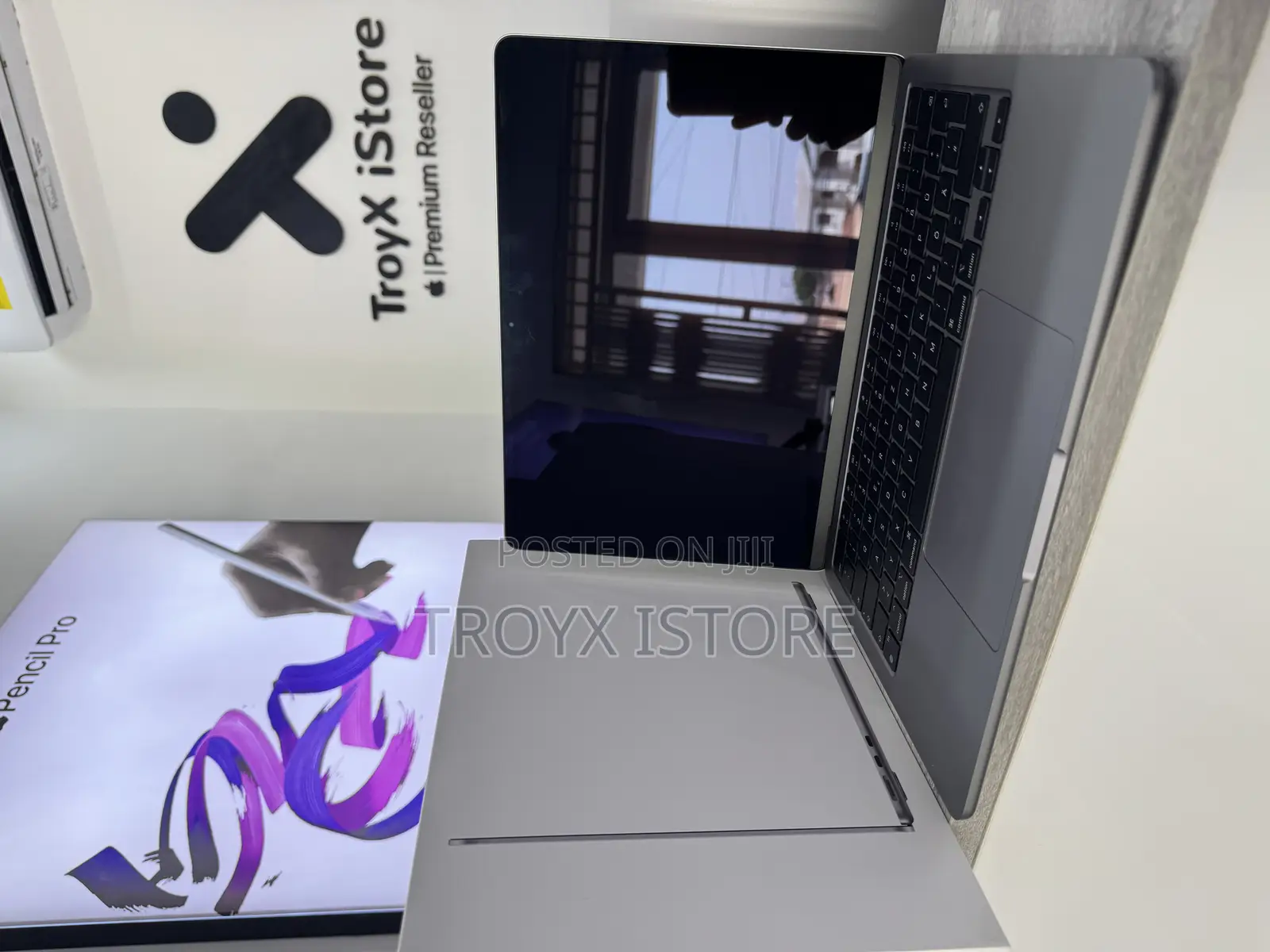 Laptop Apple MacBook Air 2022 M2 8GB Apple M2 SSD 256GB