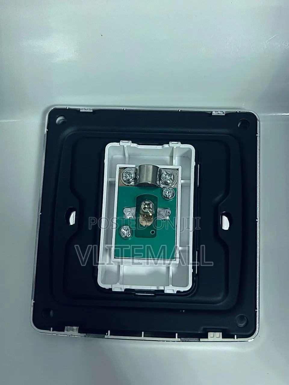 Valbona Chrome Black Tv Socket