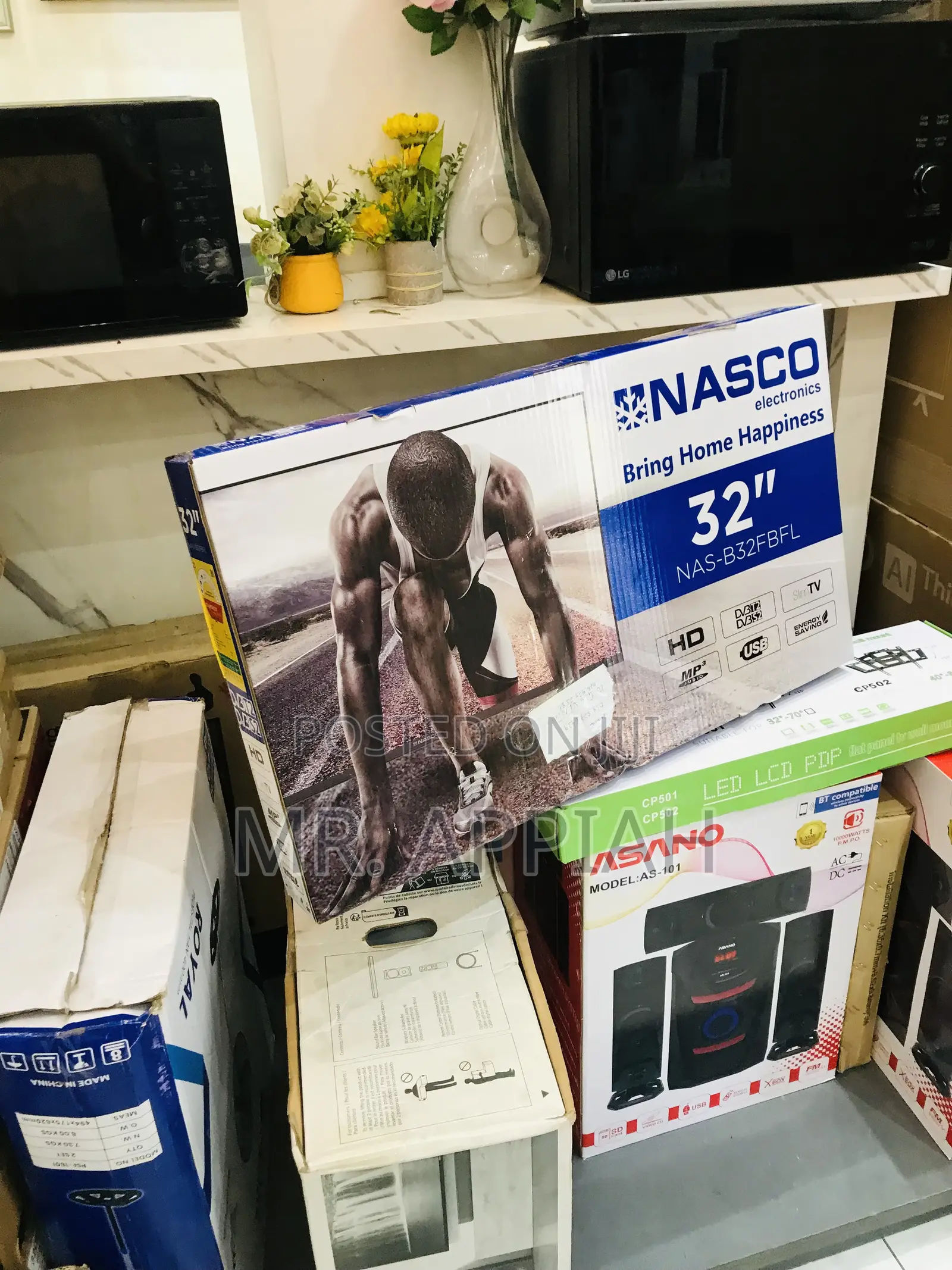 Beautiful Made Nasco 32 Inch Digital Satellite Television.