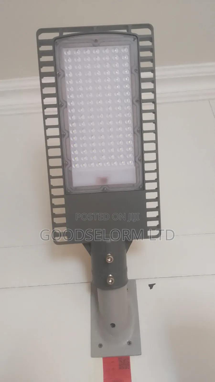 Complete Street Light With Bar and Photo Cell