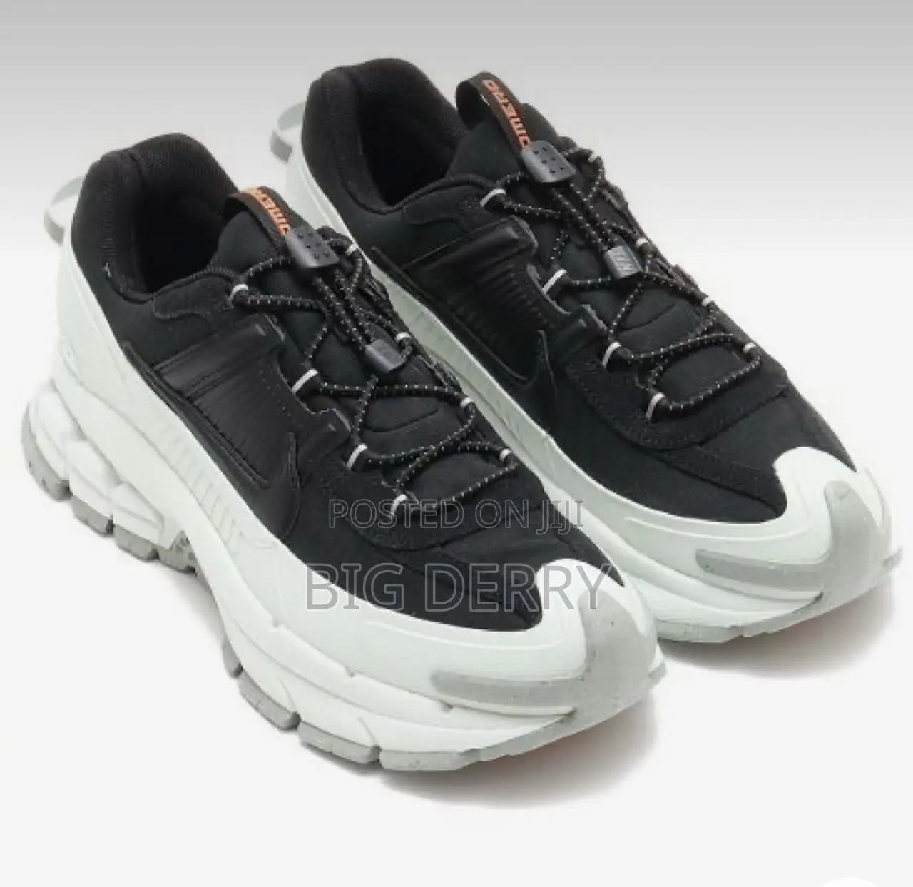 Nike Zoom Vomero Black and White
