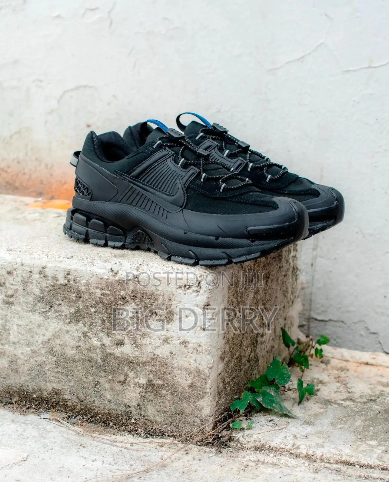 Nike Zoom Vomero Black and White