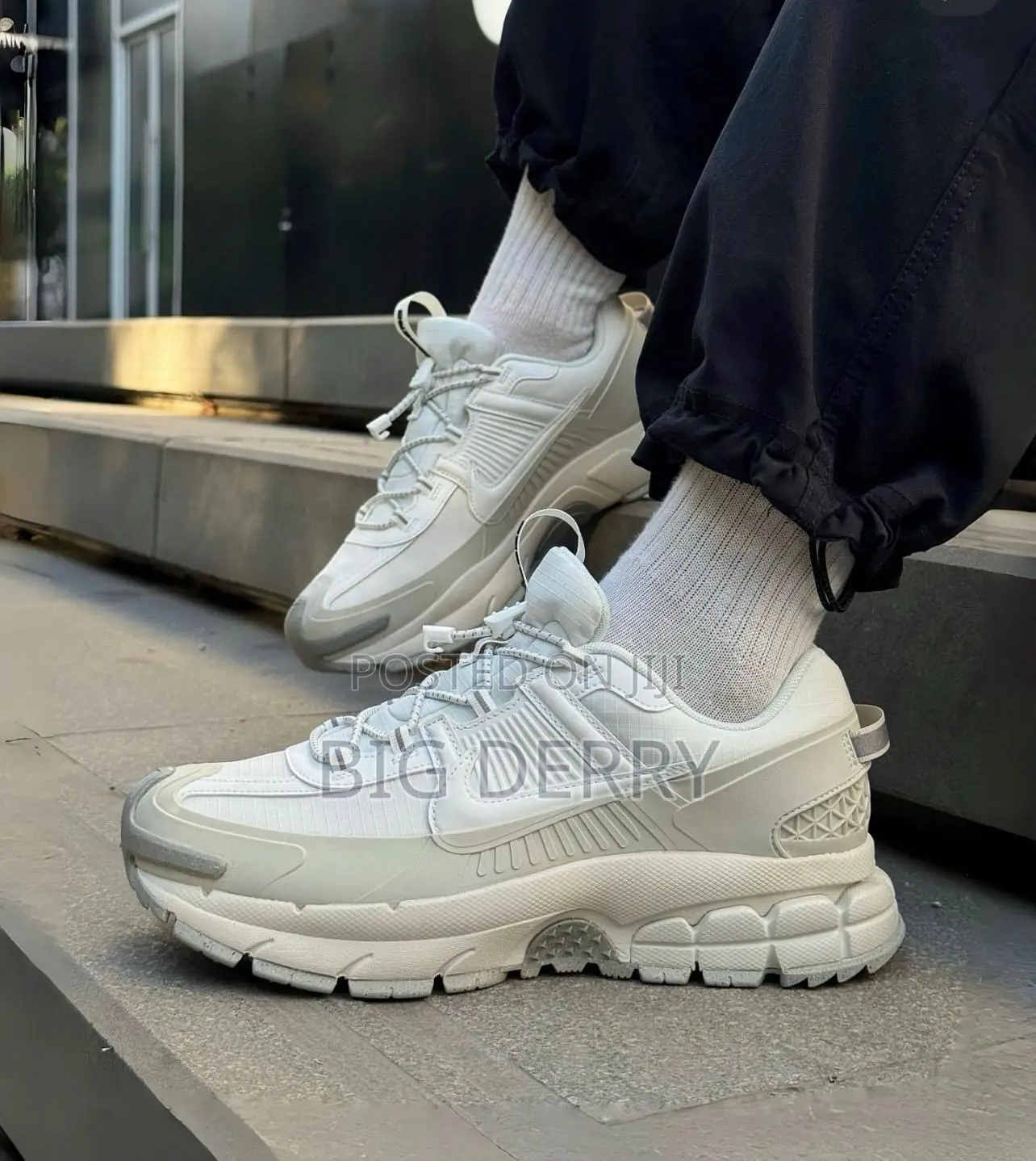 Nike Zoom Vomero Black and White
