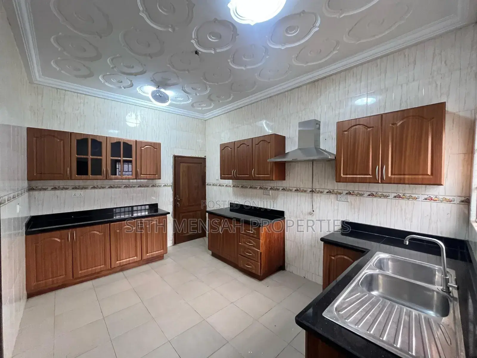 4bdrm House in East Legon for rent