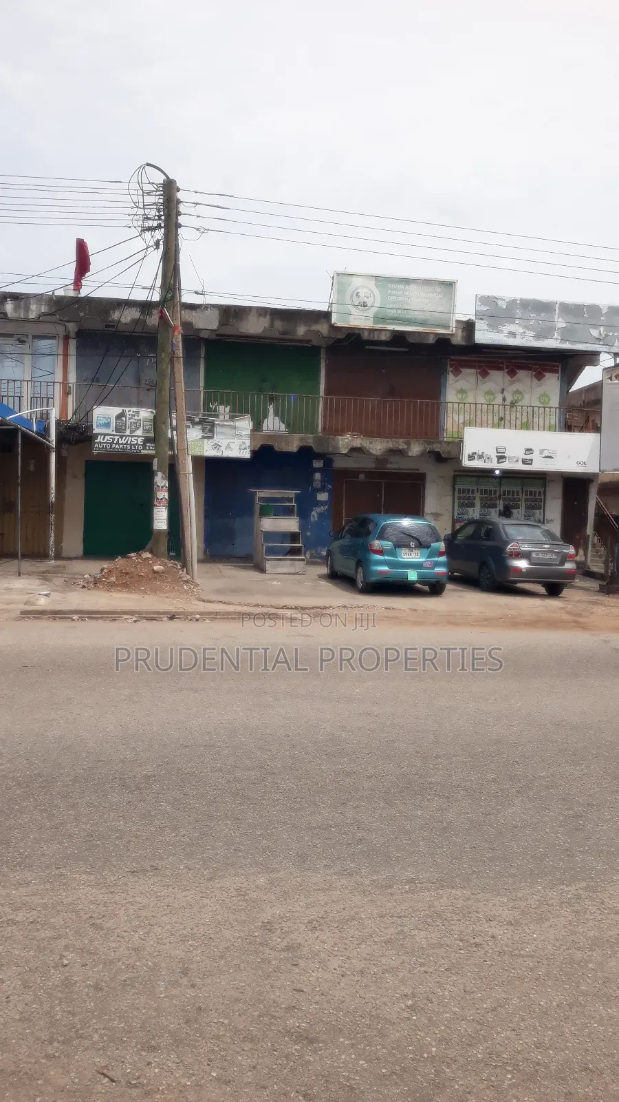 5bdrm House in Adabraka for sale