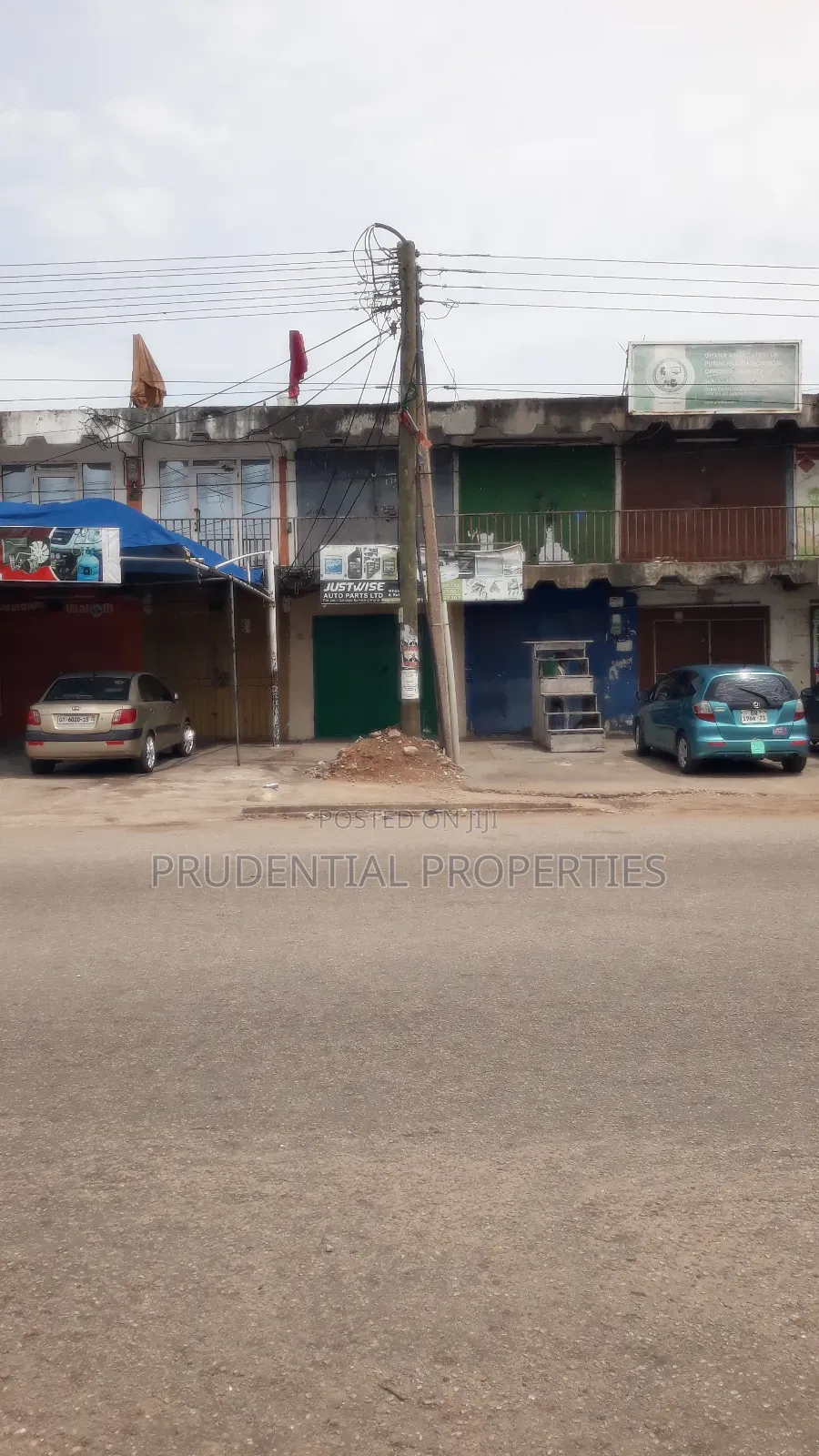 5bdrm House in Adabraka for sale