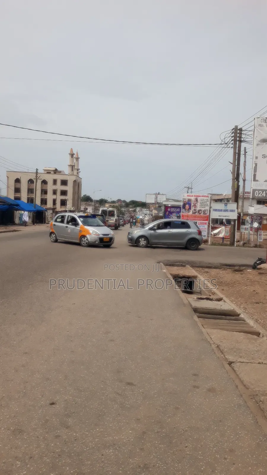 5bdrm House in Adabraka for sale