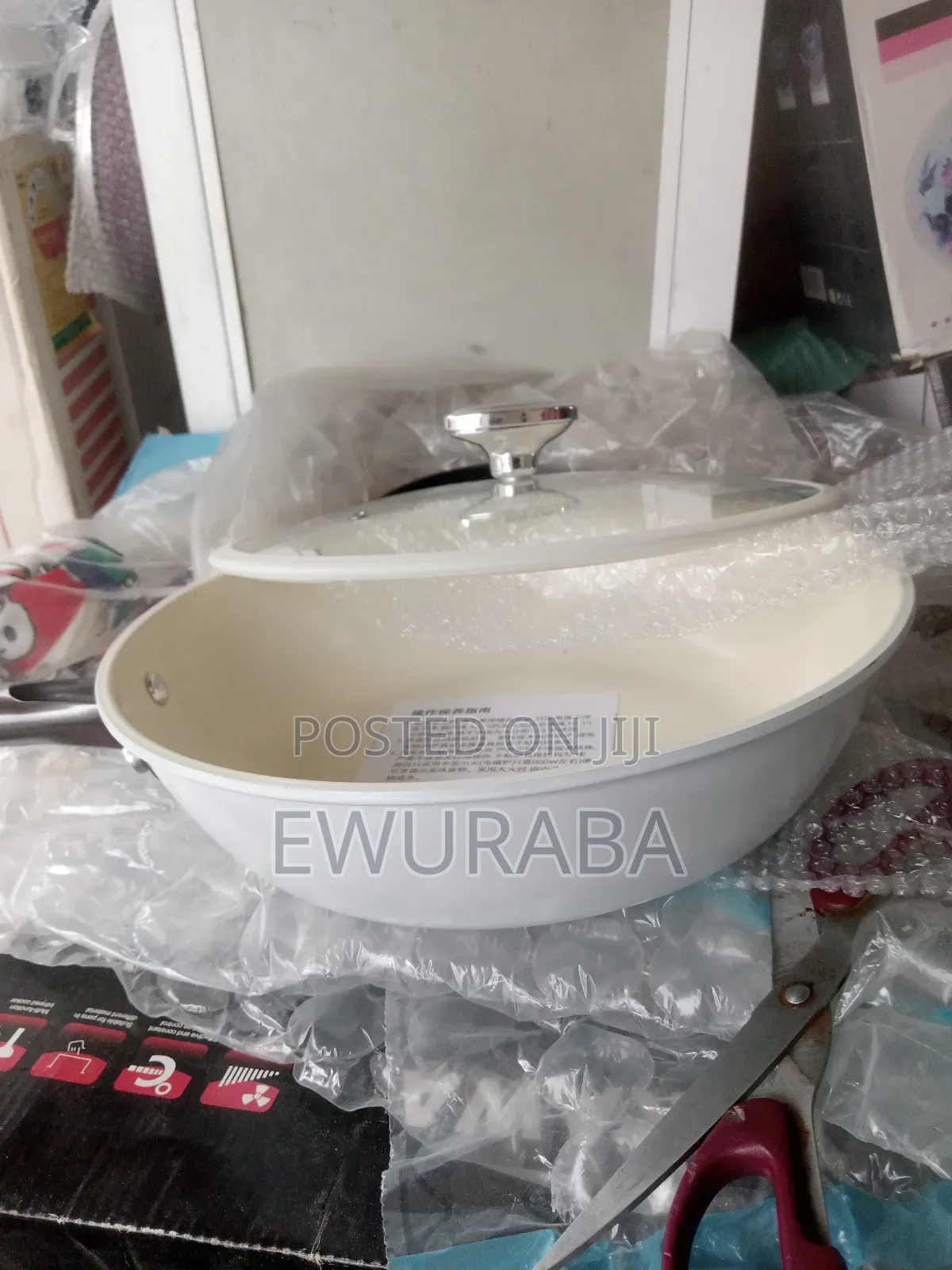 28cm Non Stick Wok With Glass Cover
