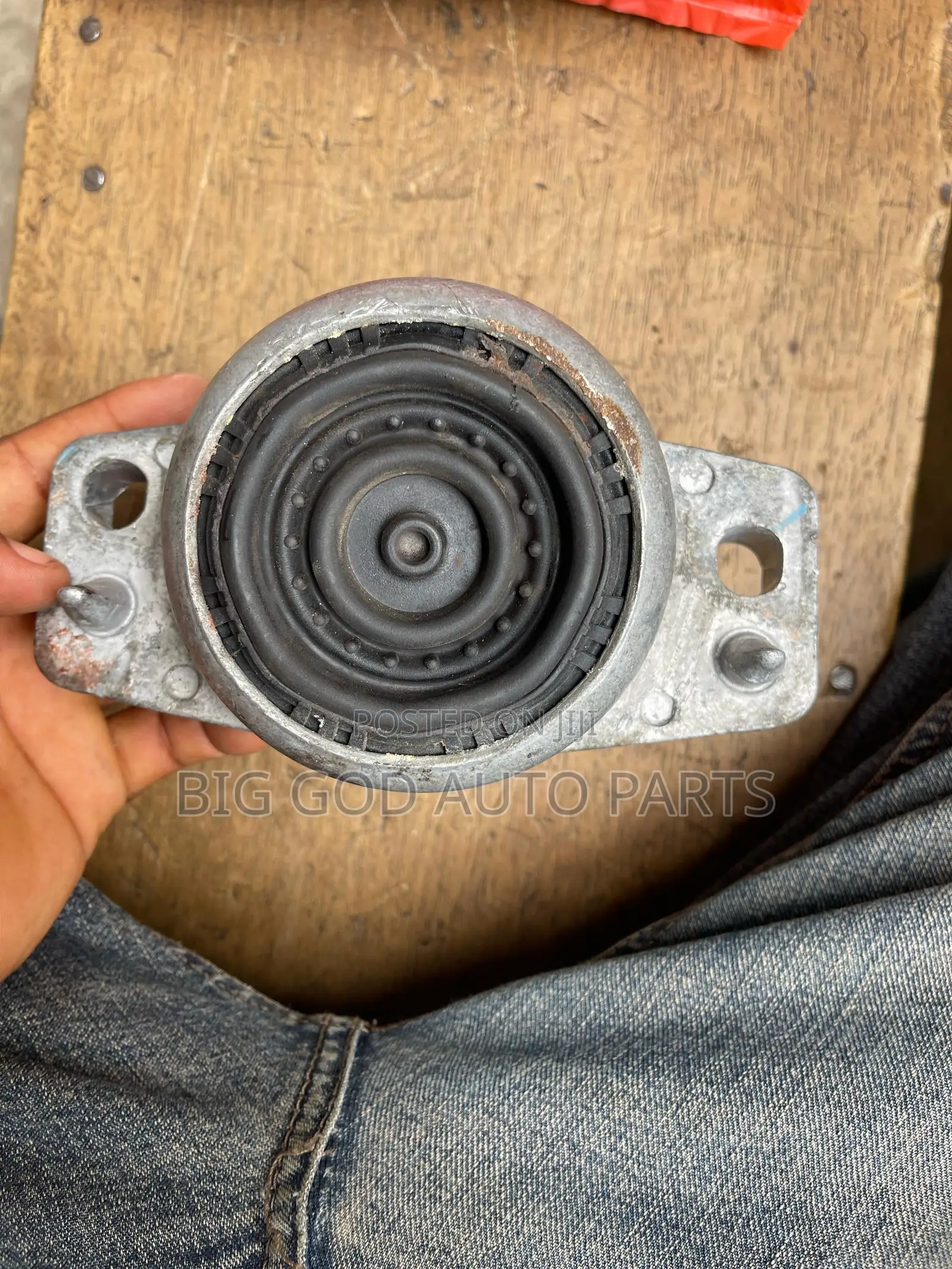 Range Rover Velar Engine Seat