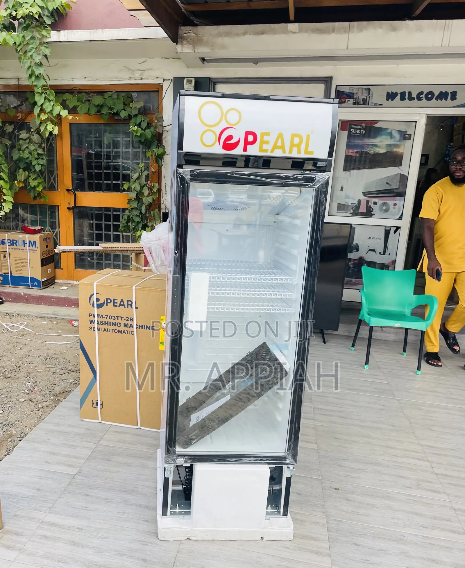 Choose Genuine Pearl PVC-316-2b 1 Door Display Fridge.