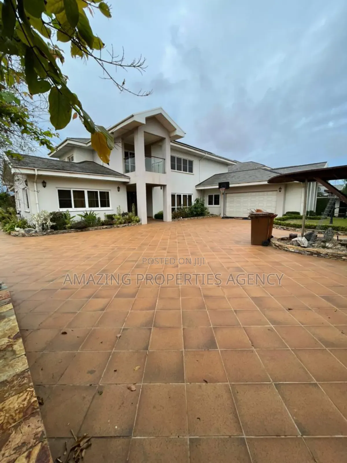 4bdrm House in Airport Residential Area for rent