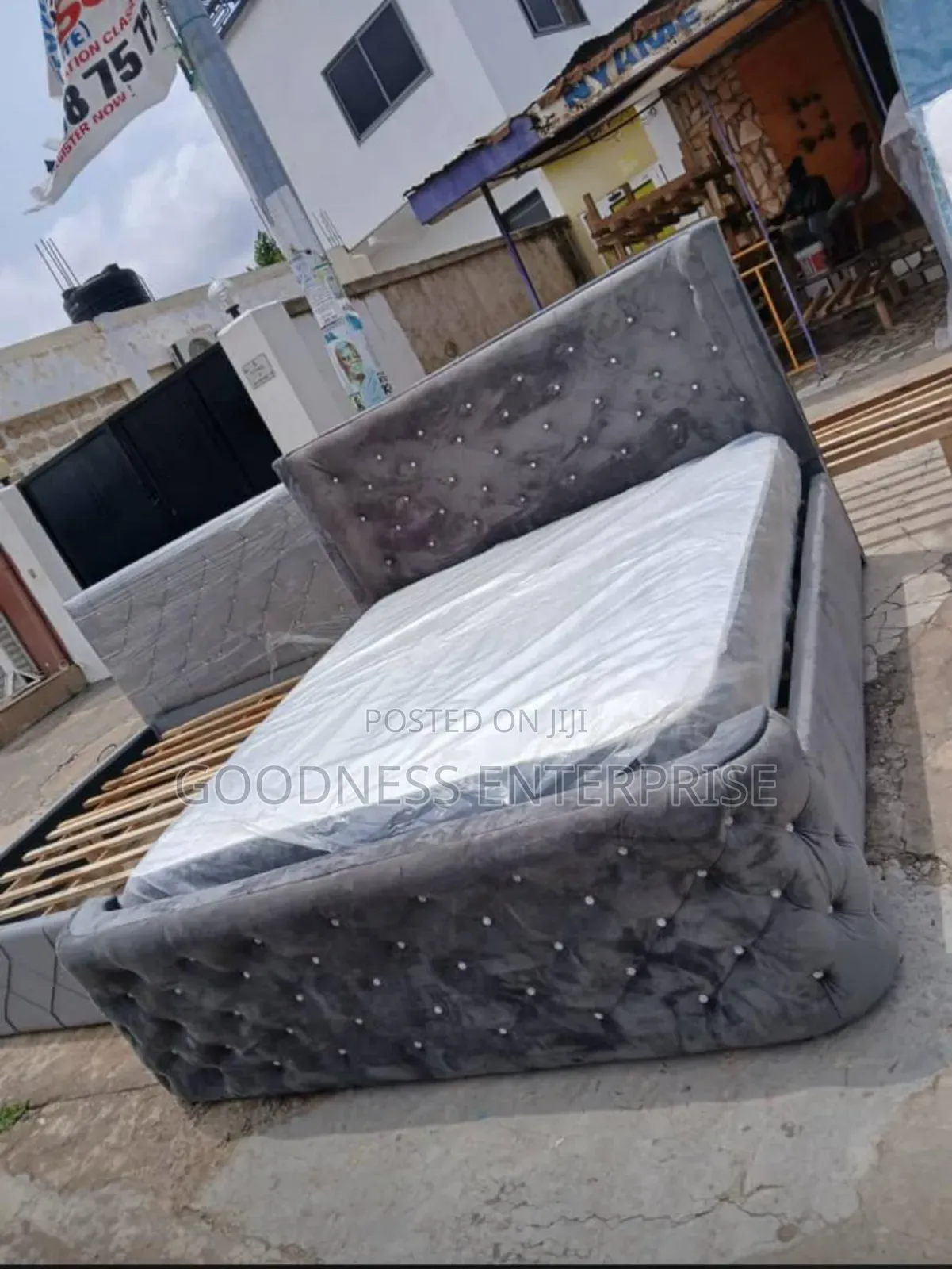 Design Queen Size Bed Frame With Mattress