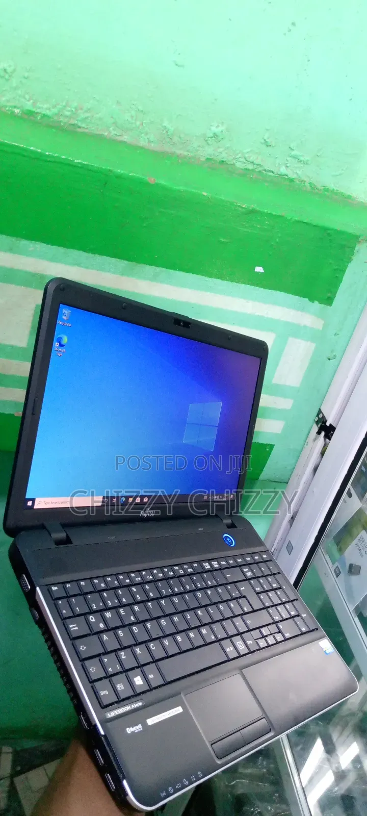 Laptop Fujitsu 4GB Intel Core I3 SSD 256GB