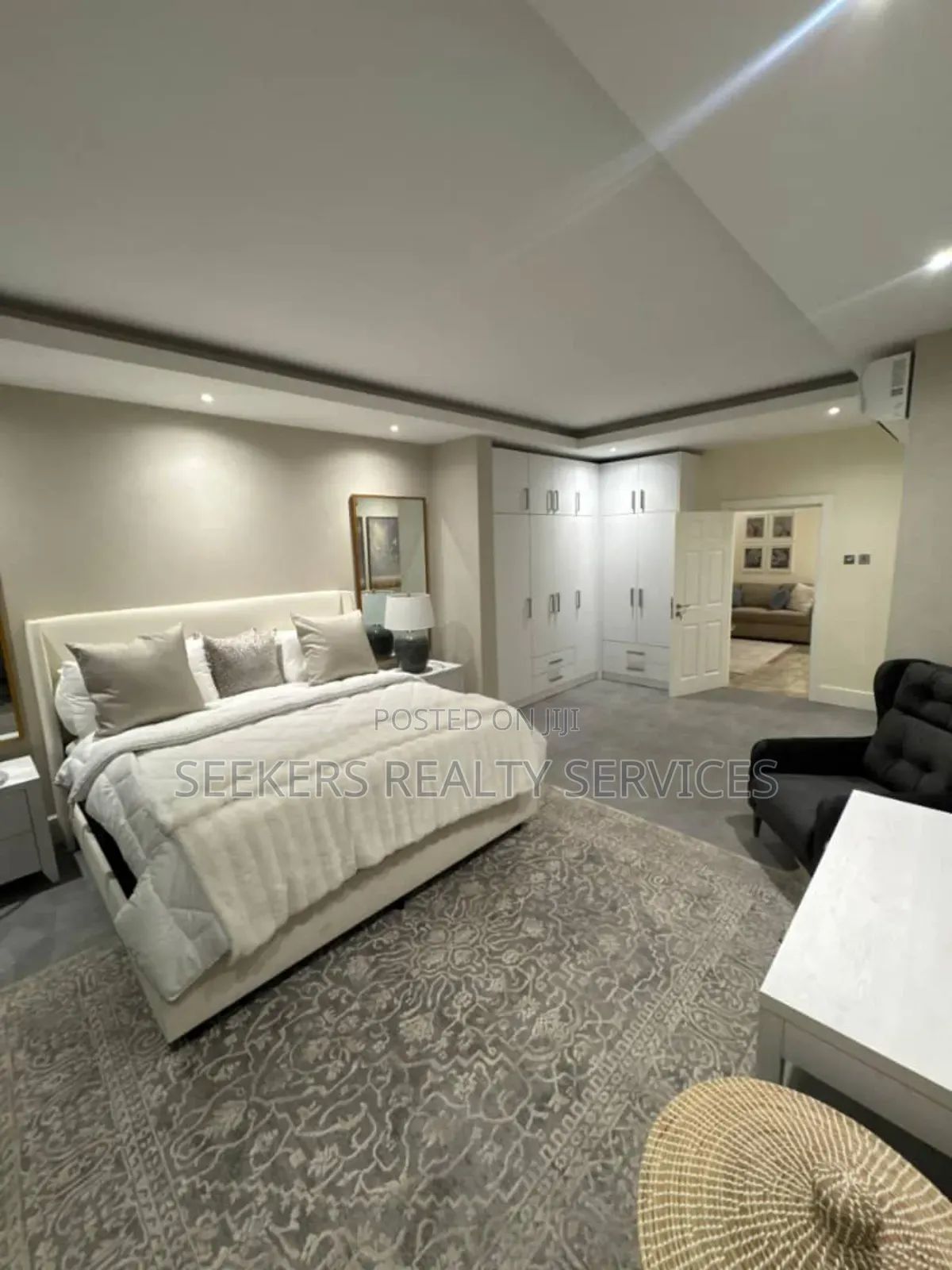 5bdrm Townhouse/Terrace in Seekers Realty, Cantonments for sale