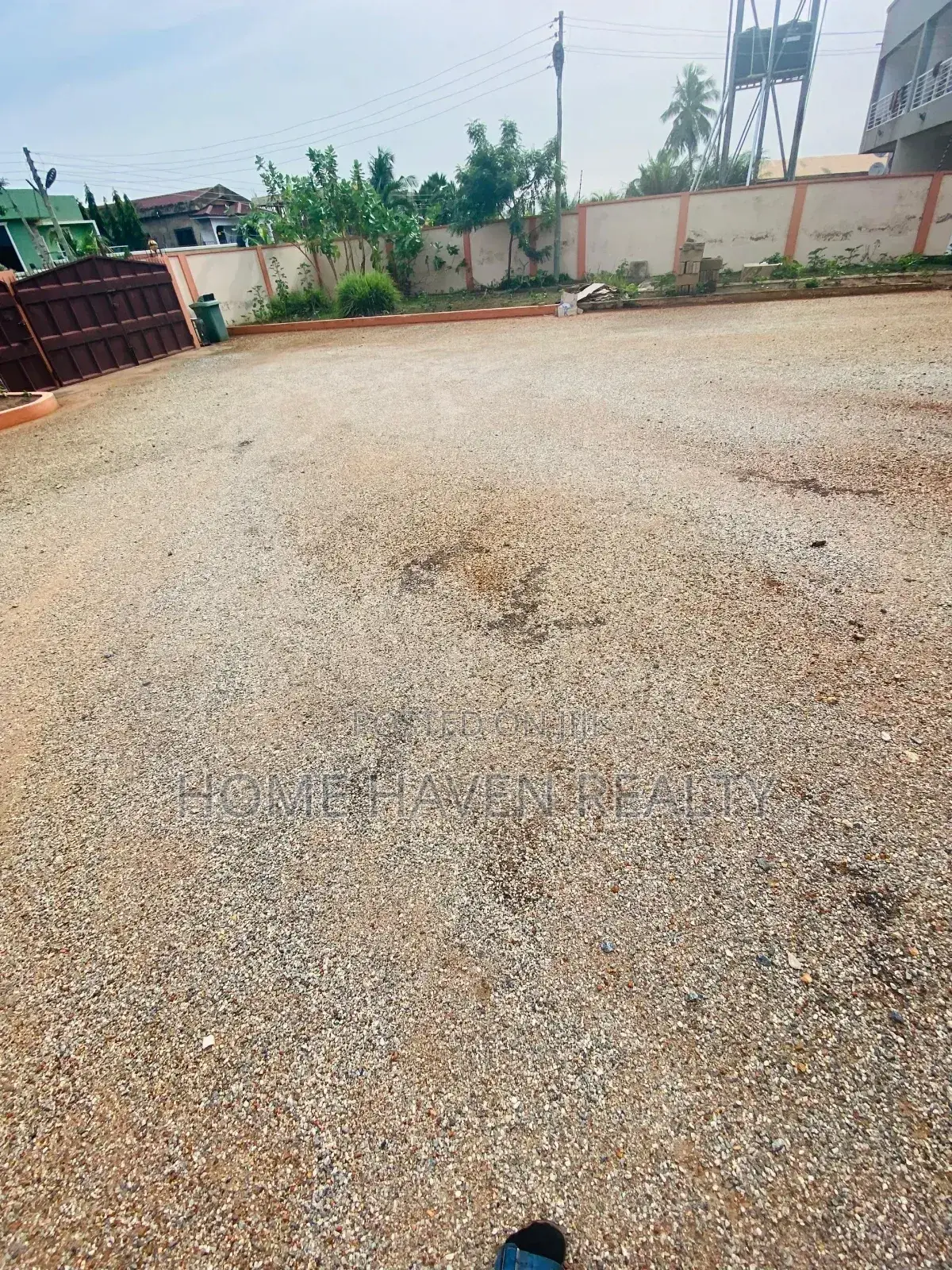 6bdrm House in North Legon for sale