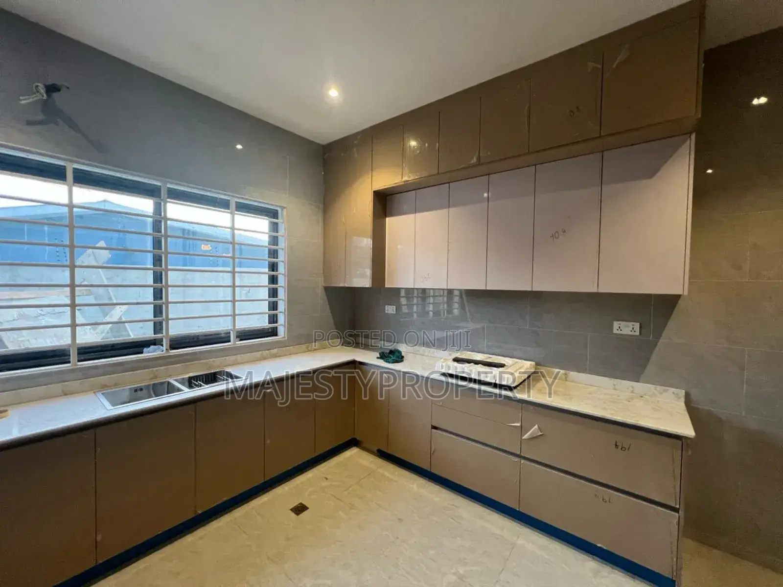 4 Bedrooms Story House for Sale at Spintex Near HFC Estate