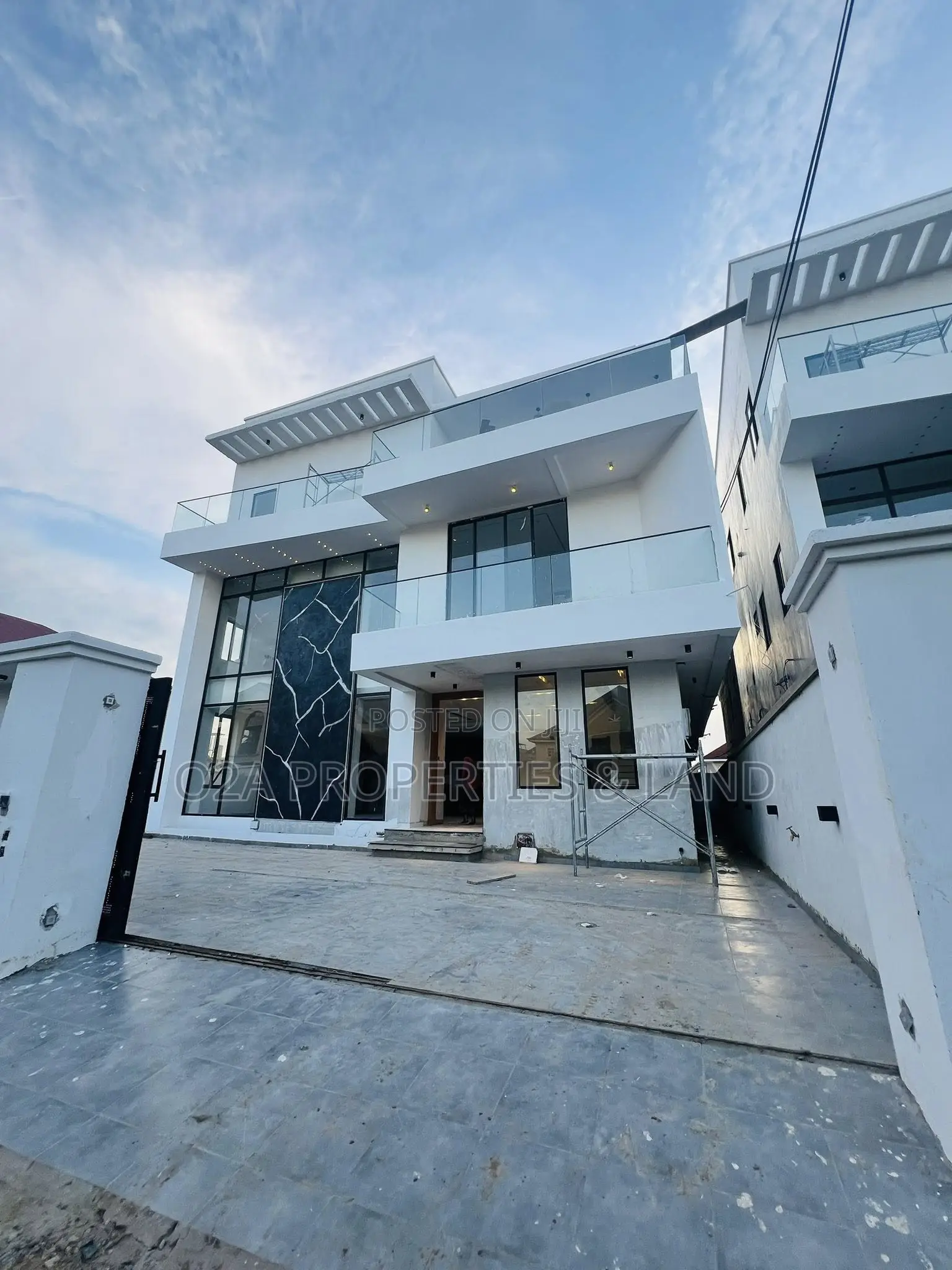 4bdrm House in Ogbojo, New Legon for sale