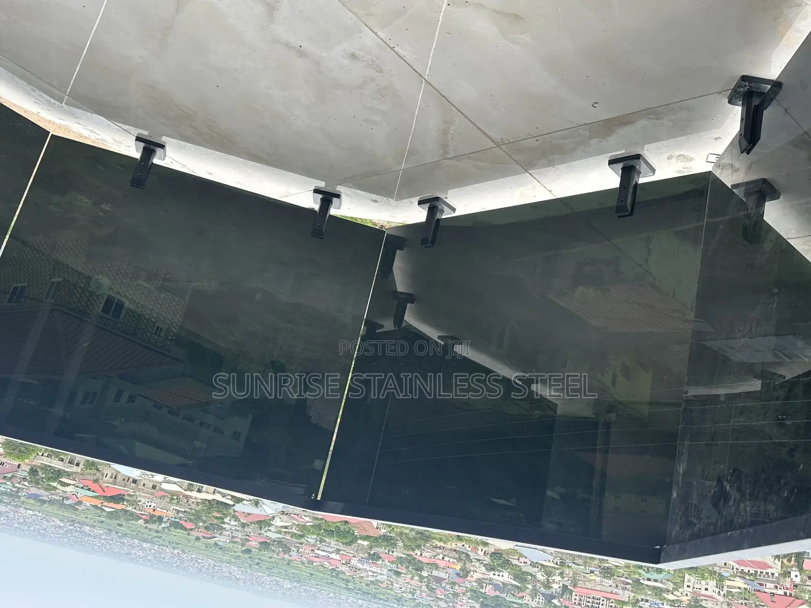 Stainless Frameless Design