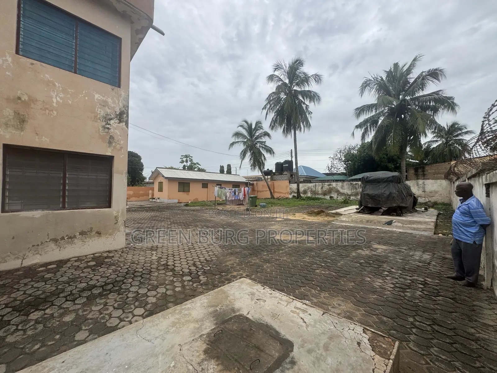 Office and Warehouse to-Let