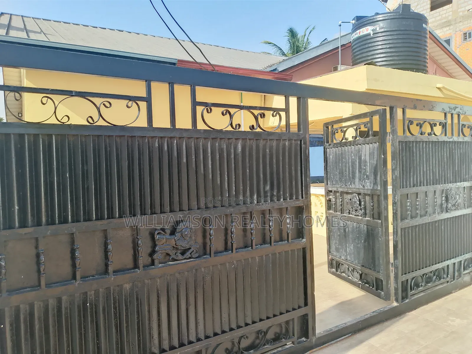 3bdrm House in Tempo Estate Area, Spintex for rent