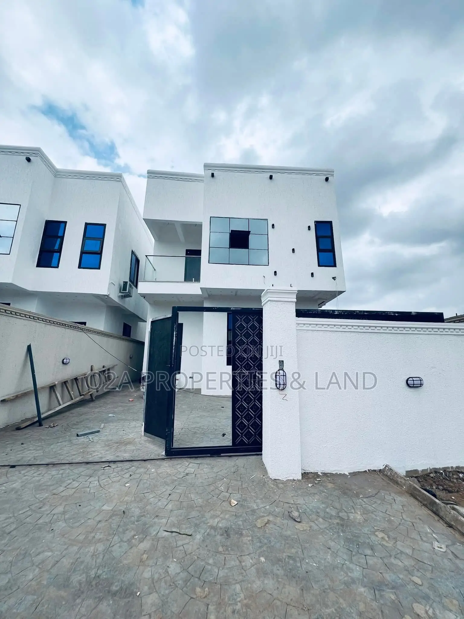 2bdrm House in Ashaley Botwe, Lake Side Estate for sale