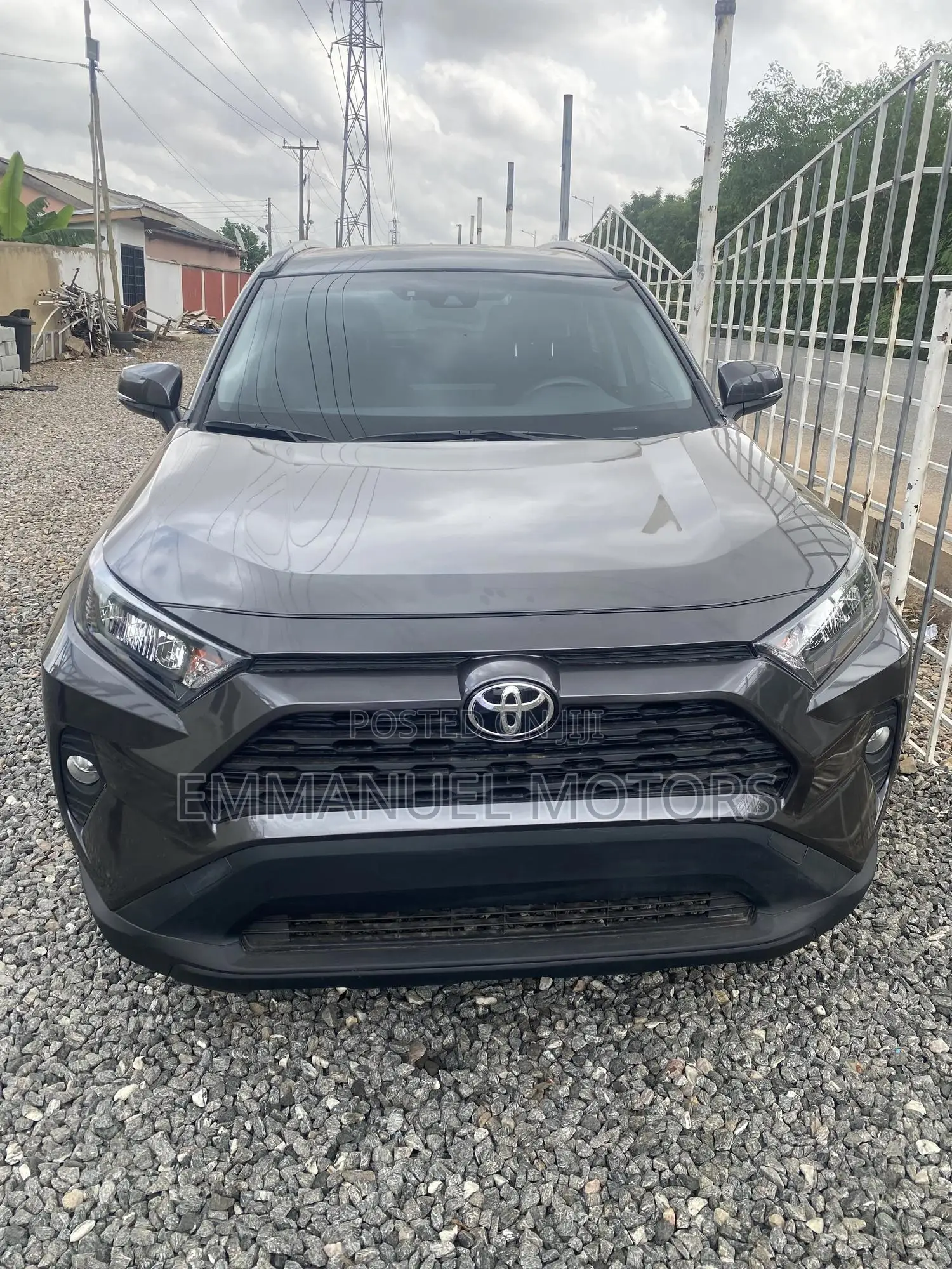 Toyota RAV4 XLE 2021 Gray
