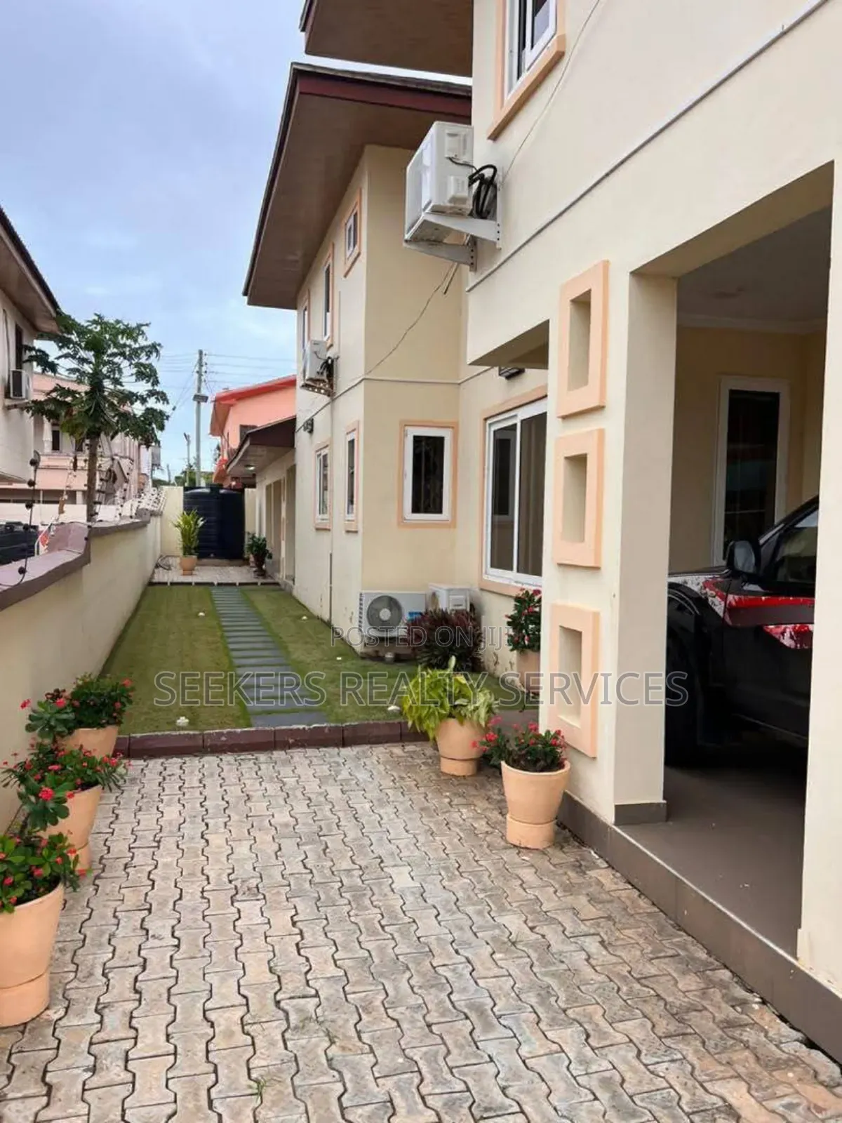 5bdrm House in Seekers Realty, Sakumono for sale