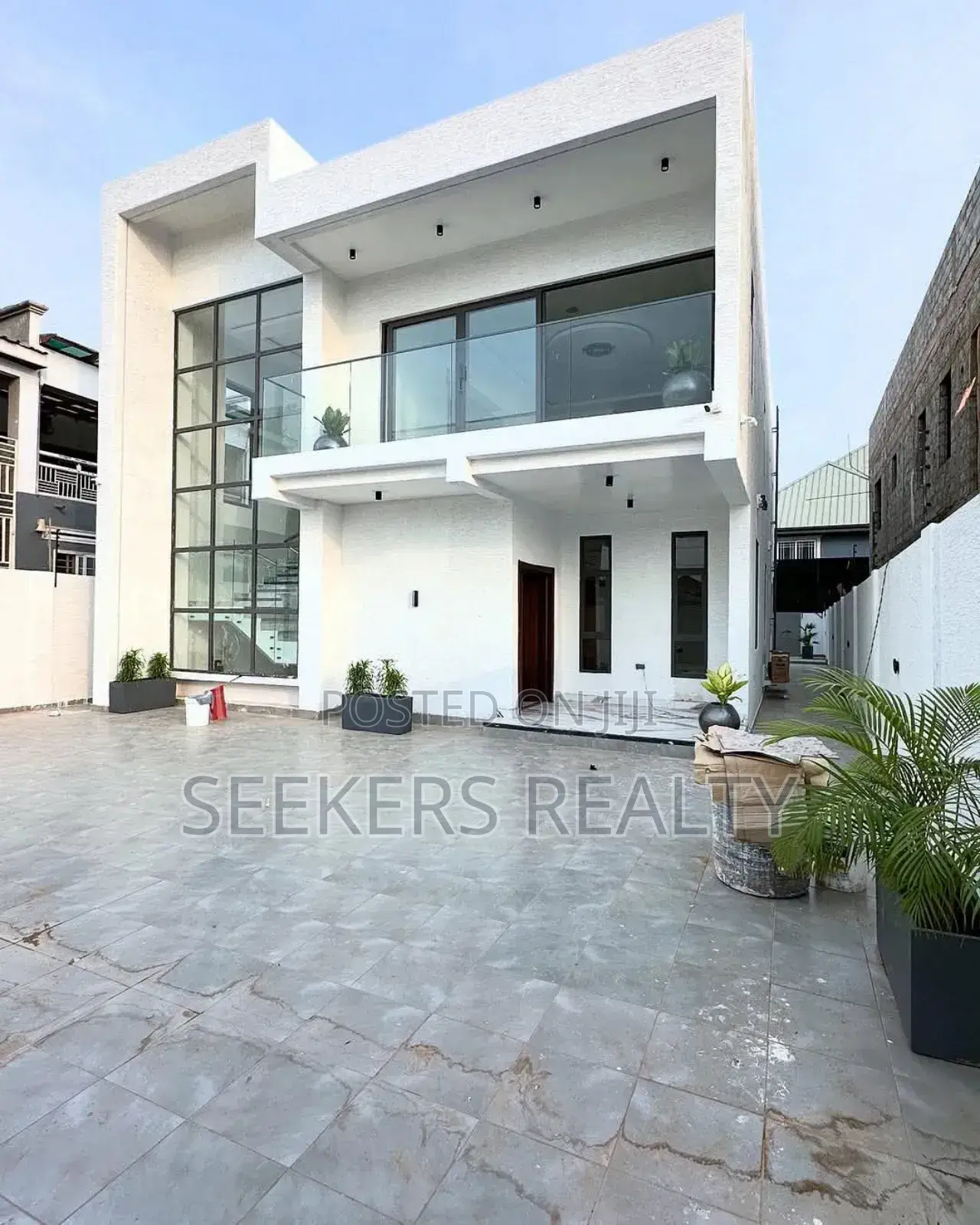 5bdrm House in Seekers Realty, Adenta for sale
