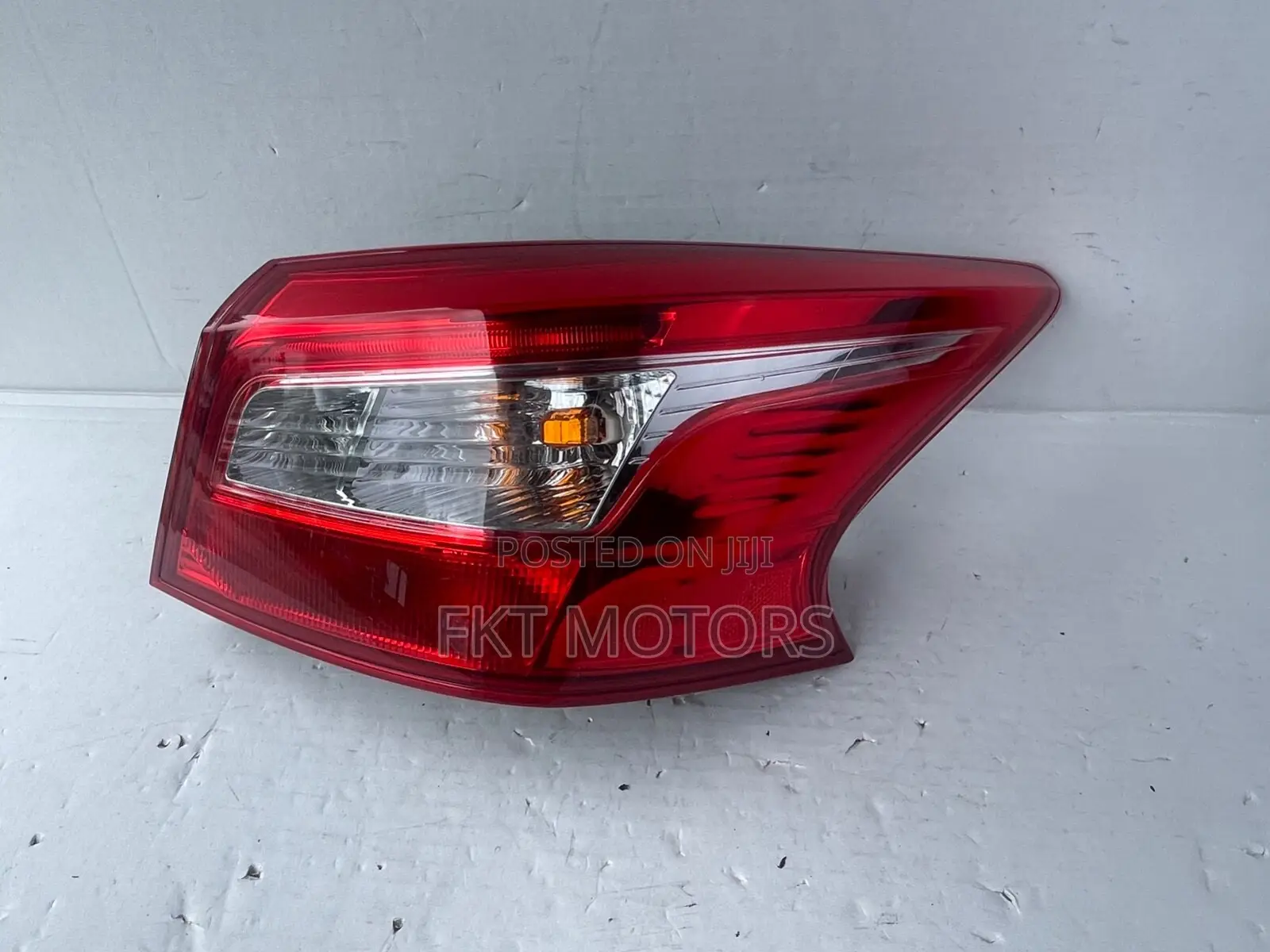 Nissan Sentra 2015,2016,2017,2018 Taillight