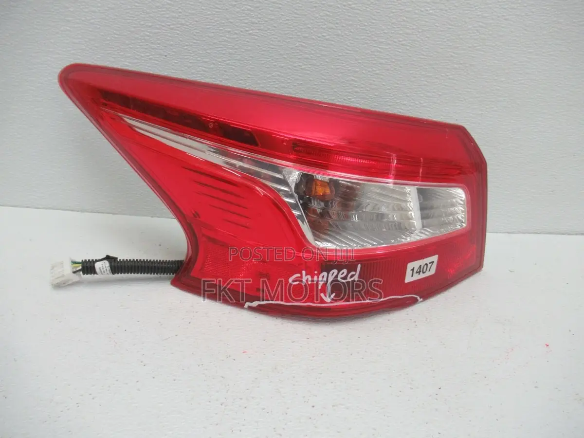 Nissan Sentra 2015,2016,2017,2018 Taillight