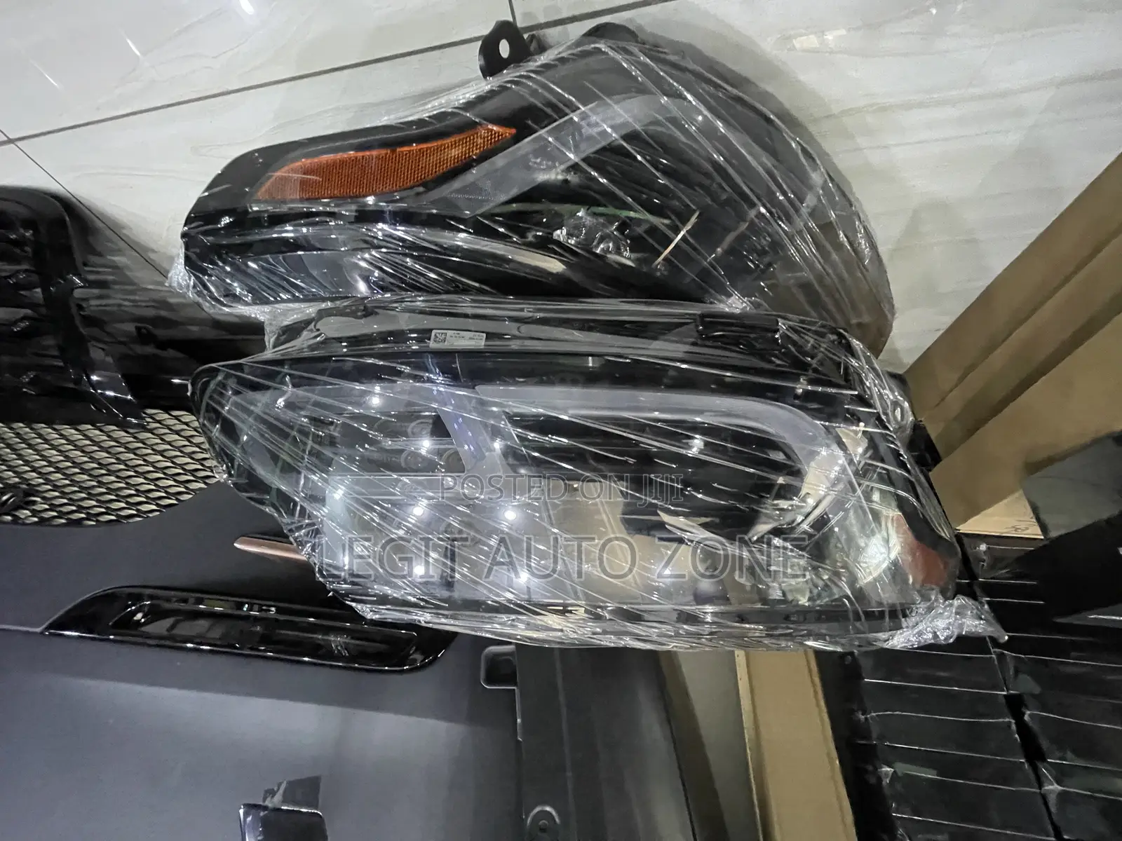 Range Rover Velar 2019,2020,2021, Headlight Available