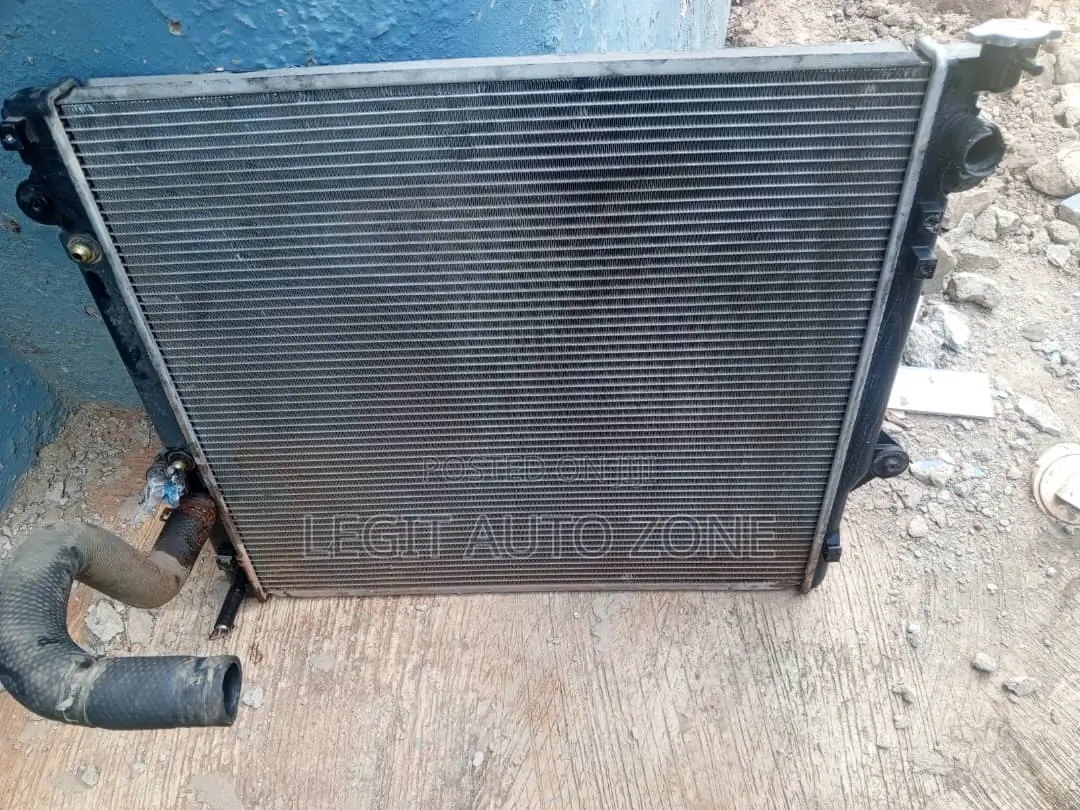 Toyota Land Cruiser Radiator Tank/Water Tank