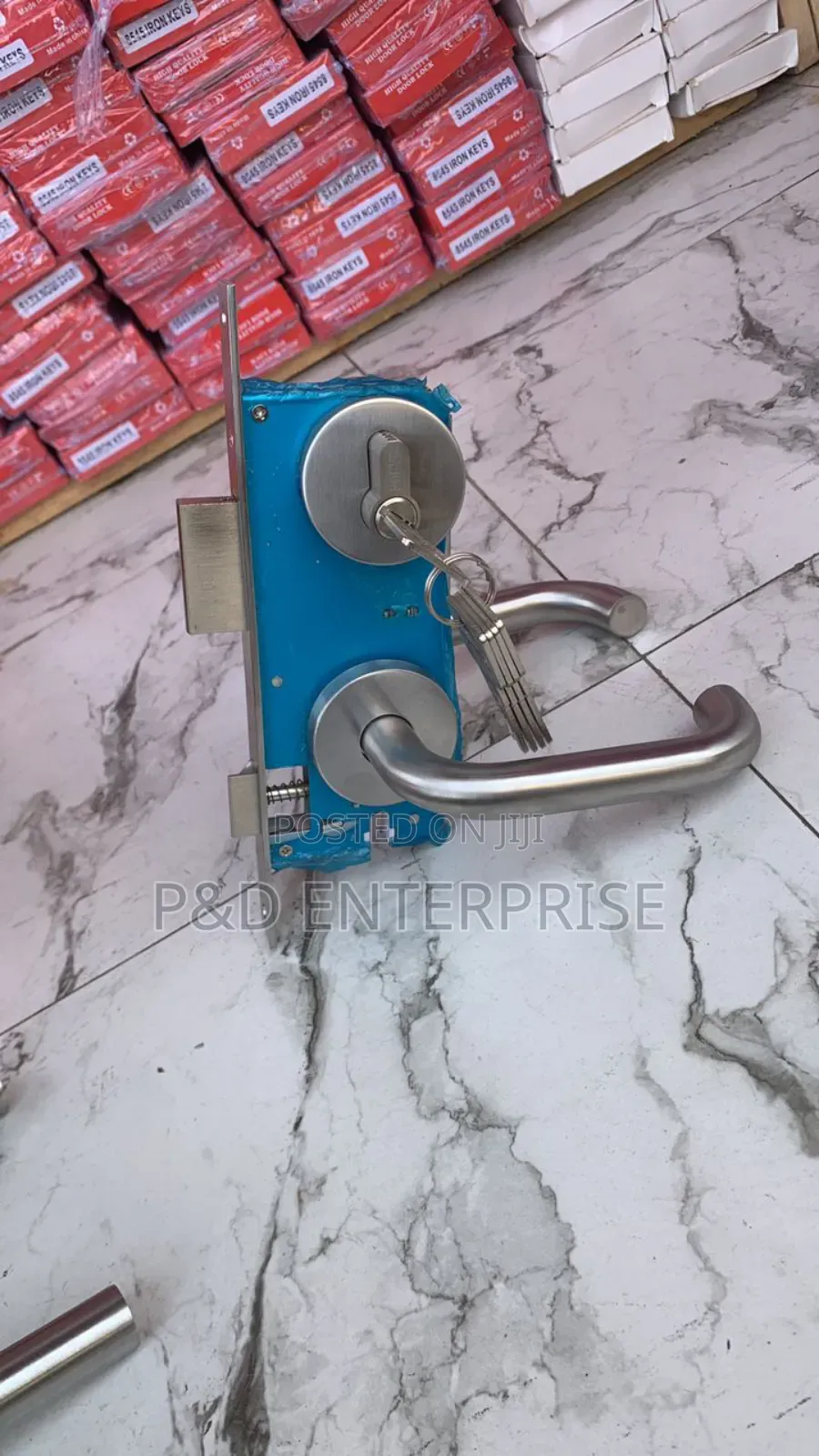 Quality Door Lock With Stainless Separate Handles.