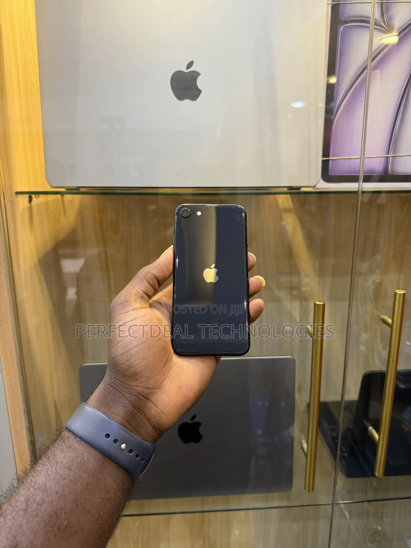 New Apple iPhone SE (2020) 64 GB Black