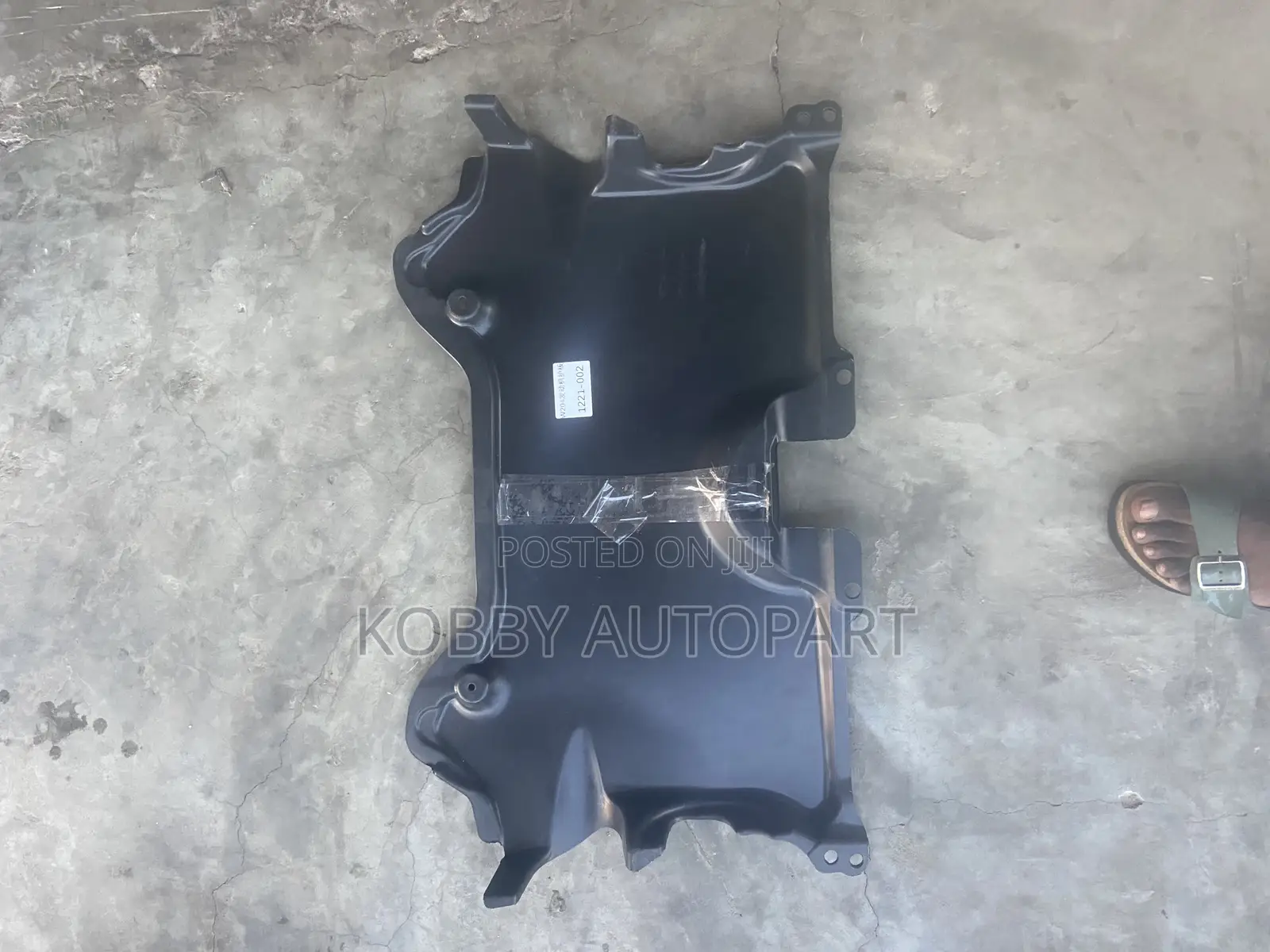Mercedes Benz W204 C250 C300 Engine Panel Dirty Panel