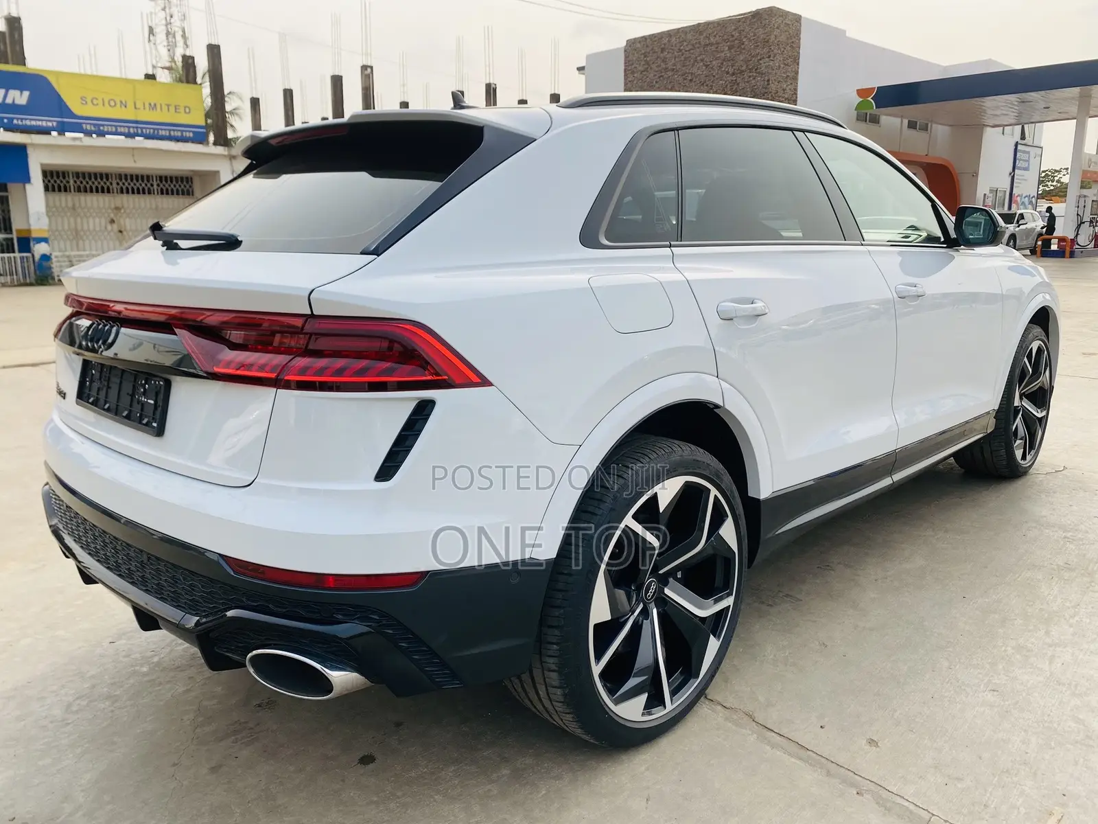 Audi RS Q8 2023 White