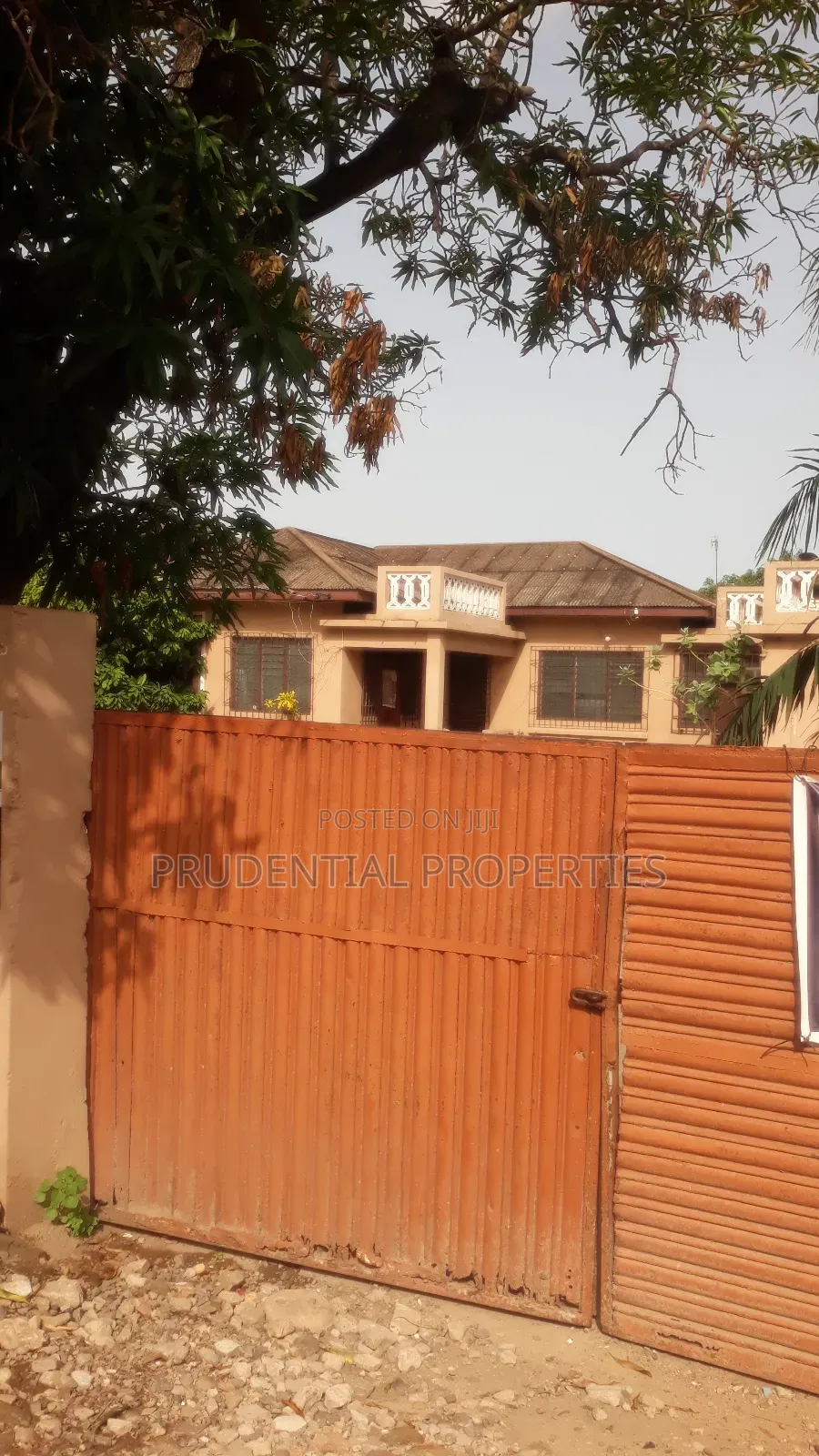 4bdrm House in Kokomlemle for sale