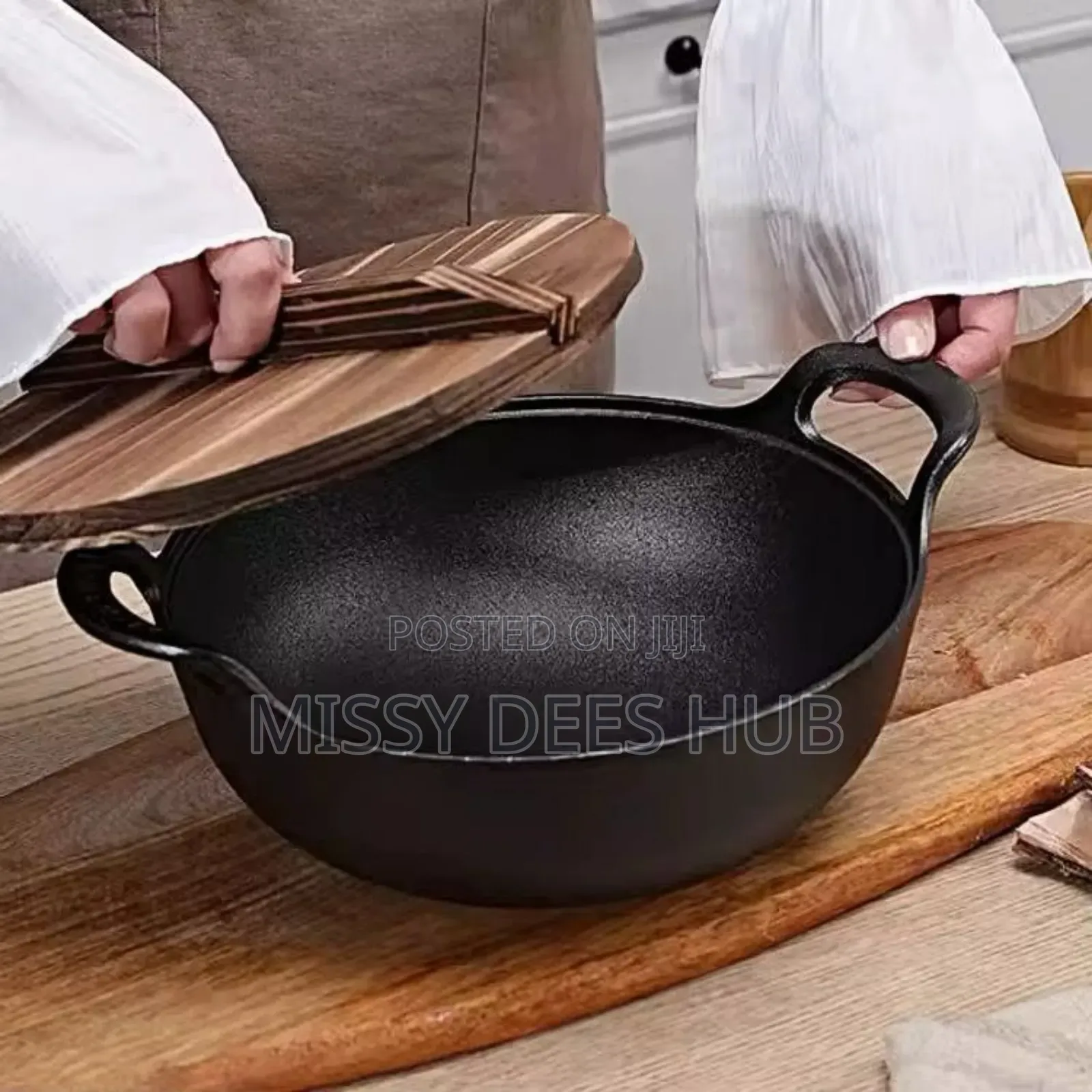 Heavy And Best Quality Cast Iron Pot With Wooden Cover
