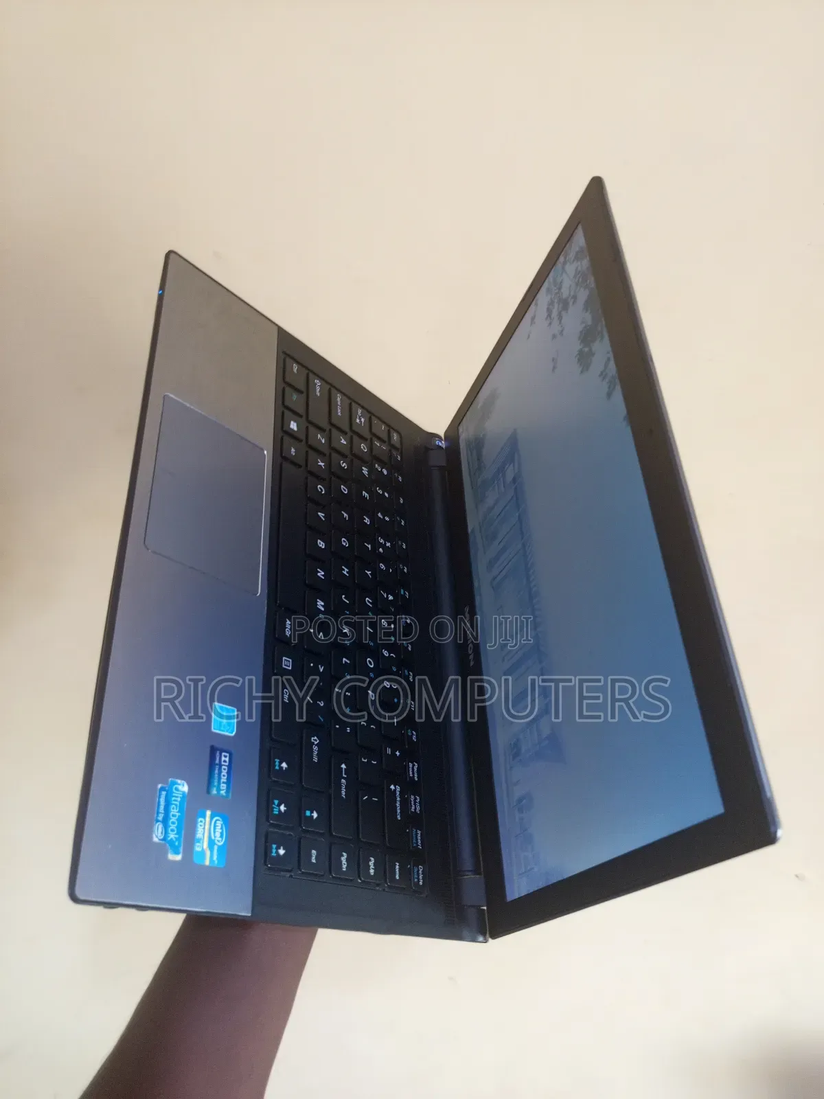 Laptop Medion 4GB Intel Core i3 HDD+SSD 320GB