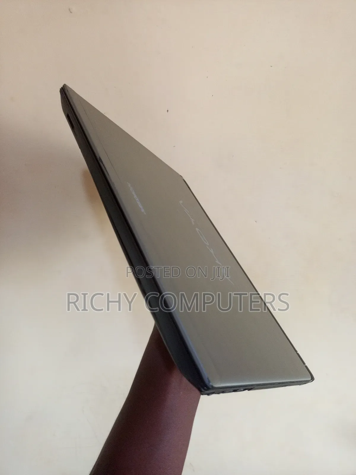 Laptop Medion 4GB Intel Core i3 HDD+SSD 320GB
