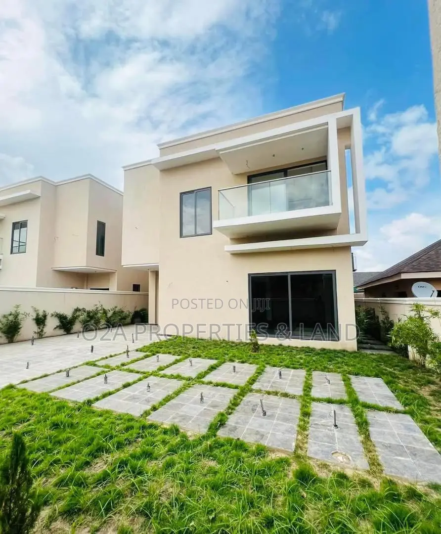4bdrm House in Ashaley Botwe, for sale
