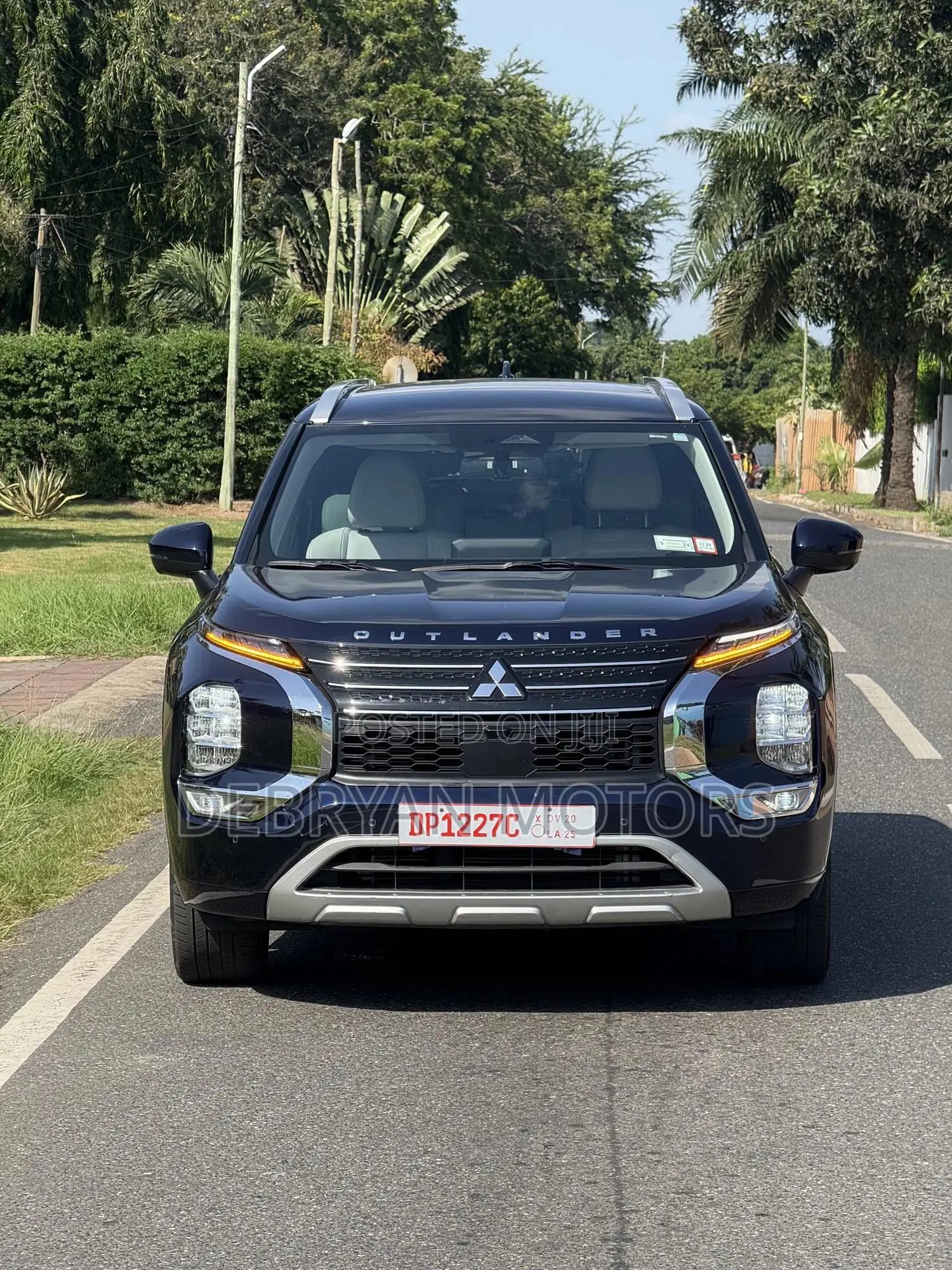 Mitsubishi Outlander SEL Launch Edition 2022 Blue