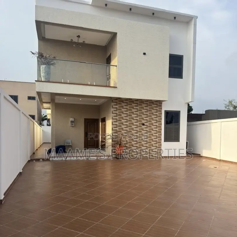 4bdrm Duplex in Spintex for sale