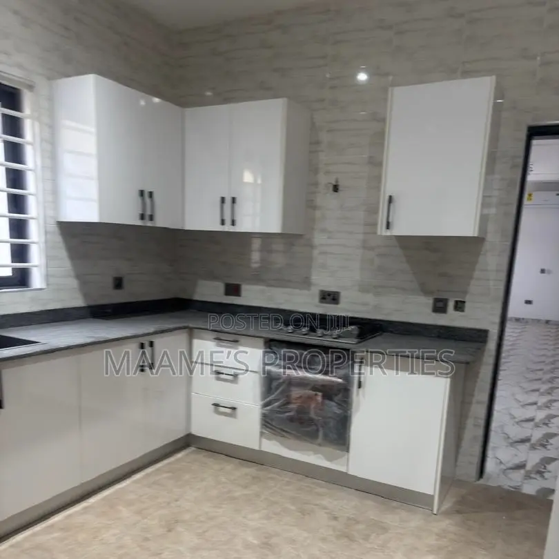 4bdrm Duplex in Spintex for sale