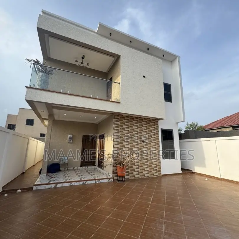 4bdrm Duplex in Spintex for sale