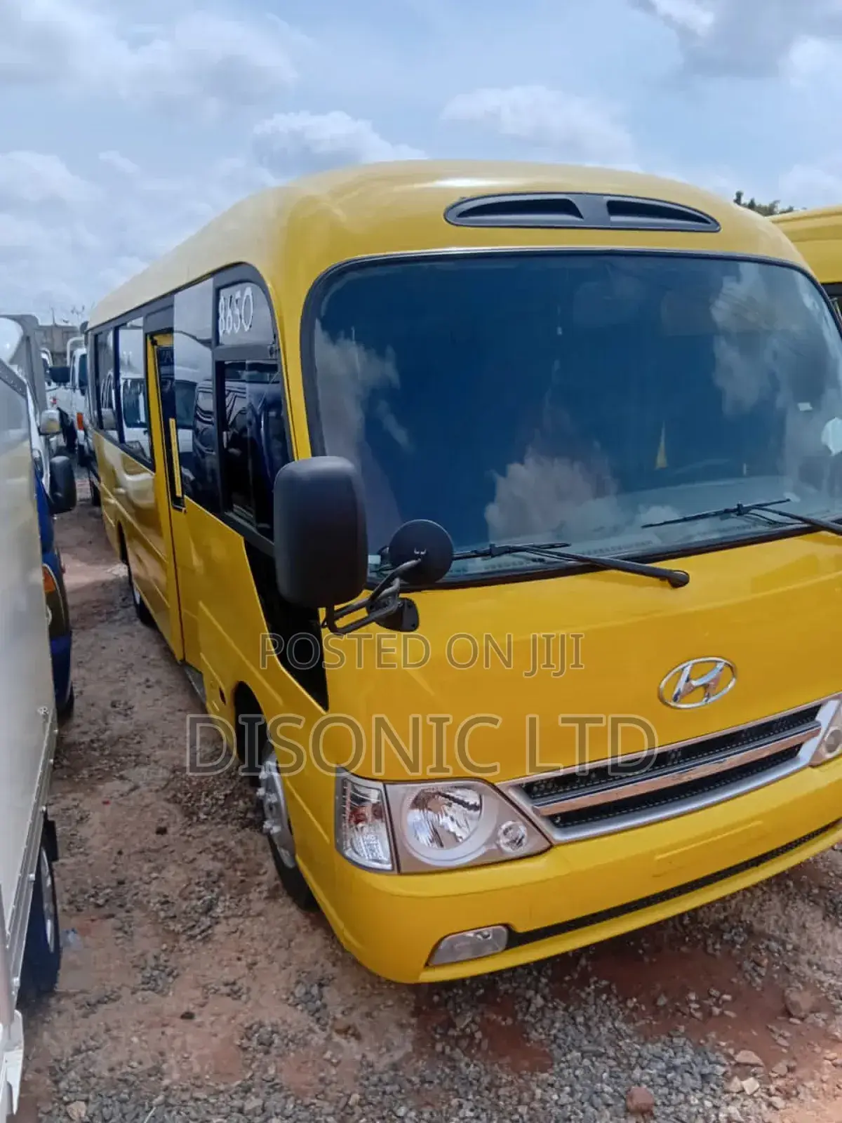 Hyundai County 2014 Yellow